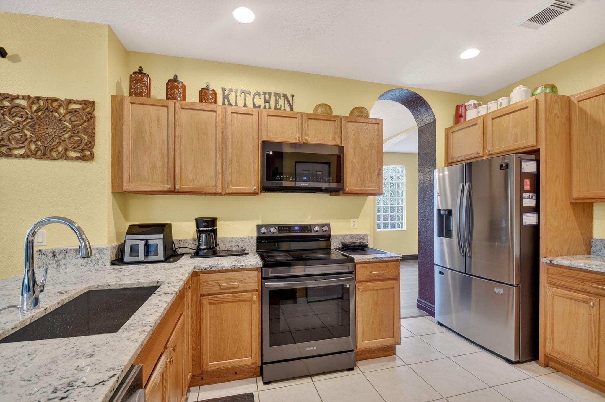 876 Gazetta Way, West Palm Beach, FL 33413 — photo 17 of 66