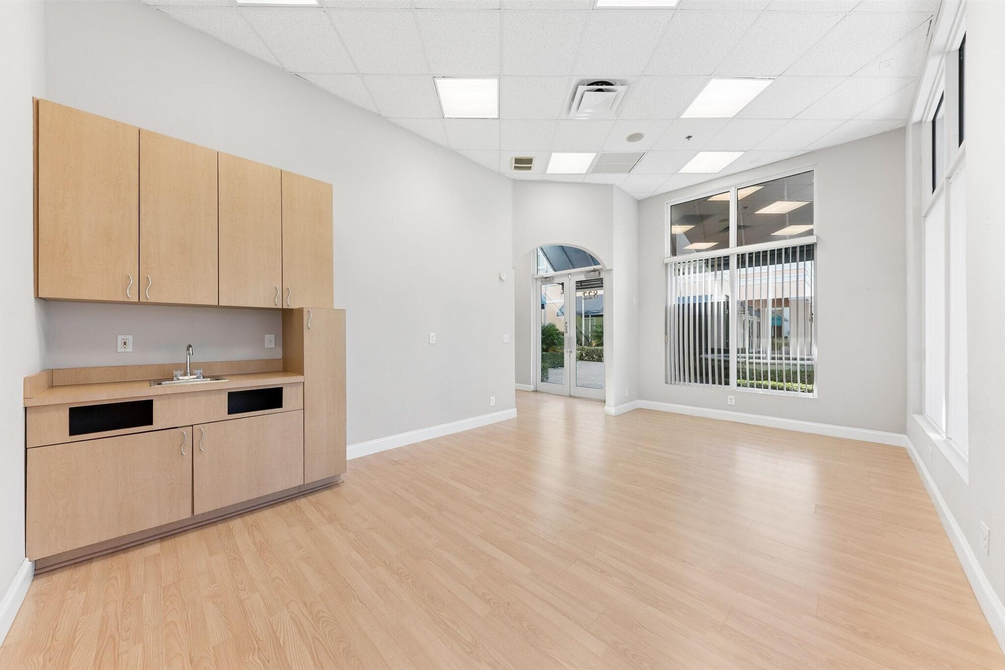 826 N Dixie Highway 11-15, Lantana, FL 33462 — photo 4 of 21