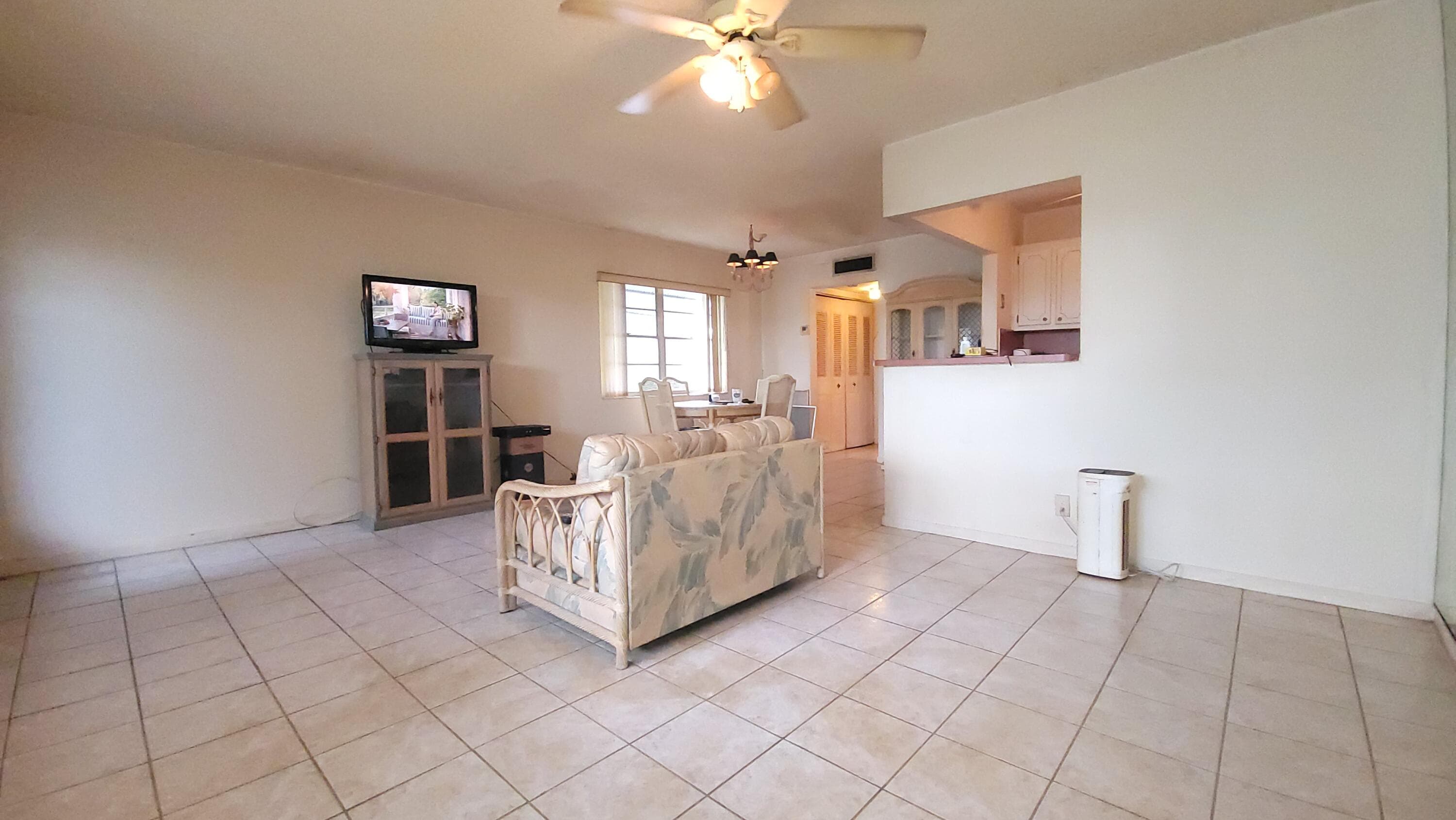 21 Norwich A, West Palm Beach, FL 33417 — photo 3 of 37