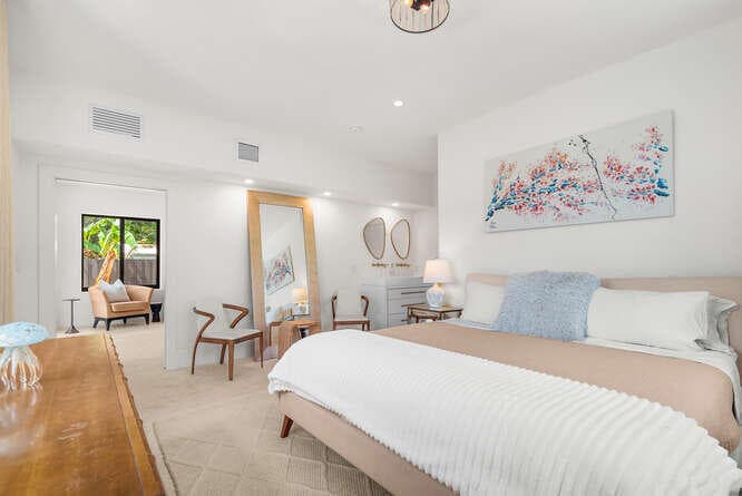 7820 Hawthorne Avenue, Miami Beach, FL 33141 — photo 14 of 52
