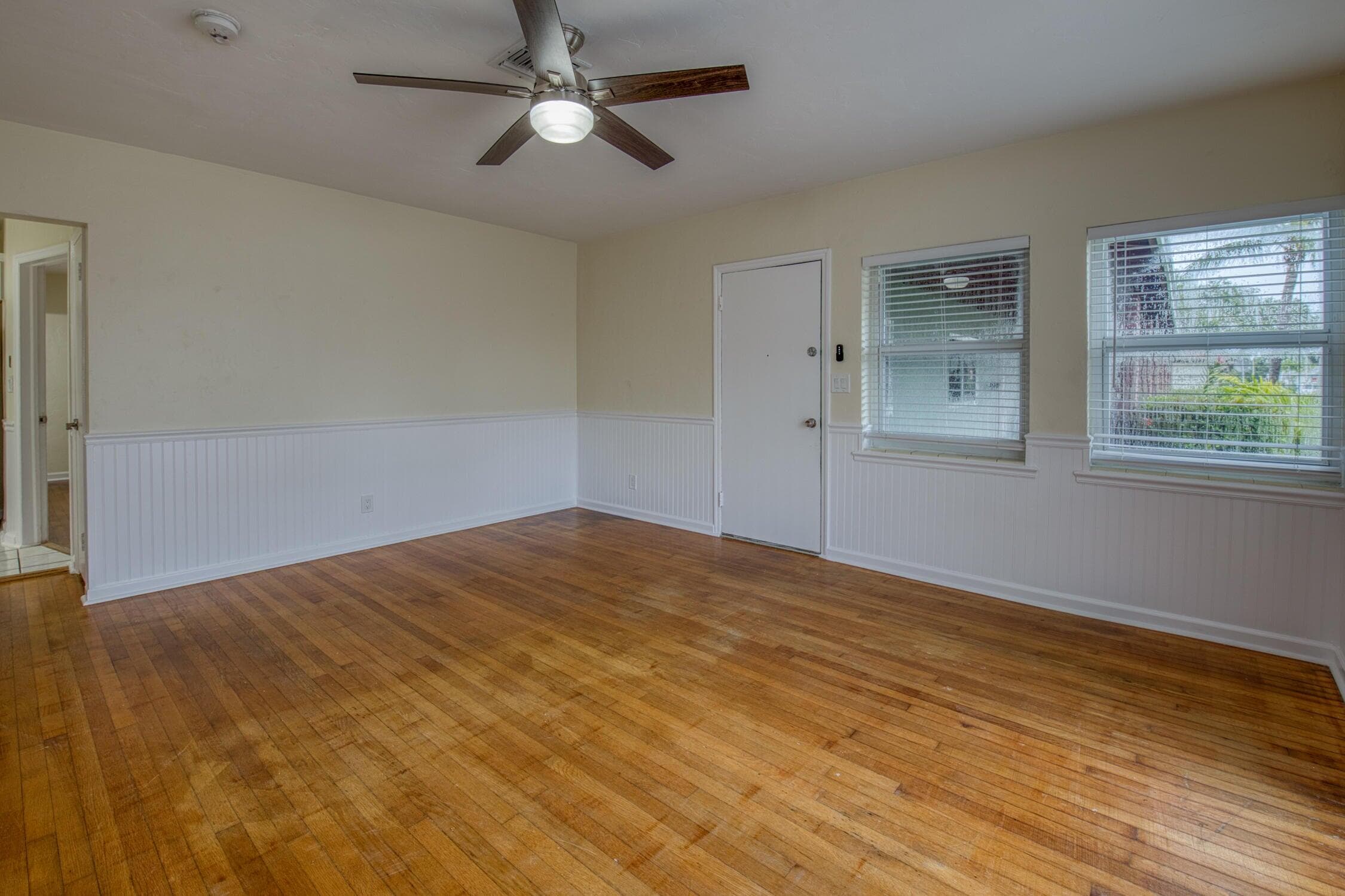 301 N Federal 5 And Attached Garage, Lake Worth Beach, FL 33460 — photo 2 of 26