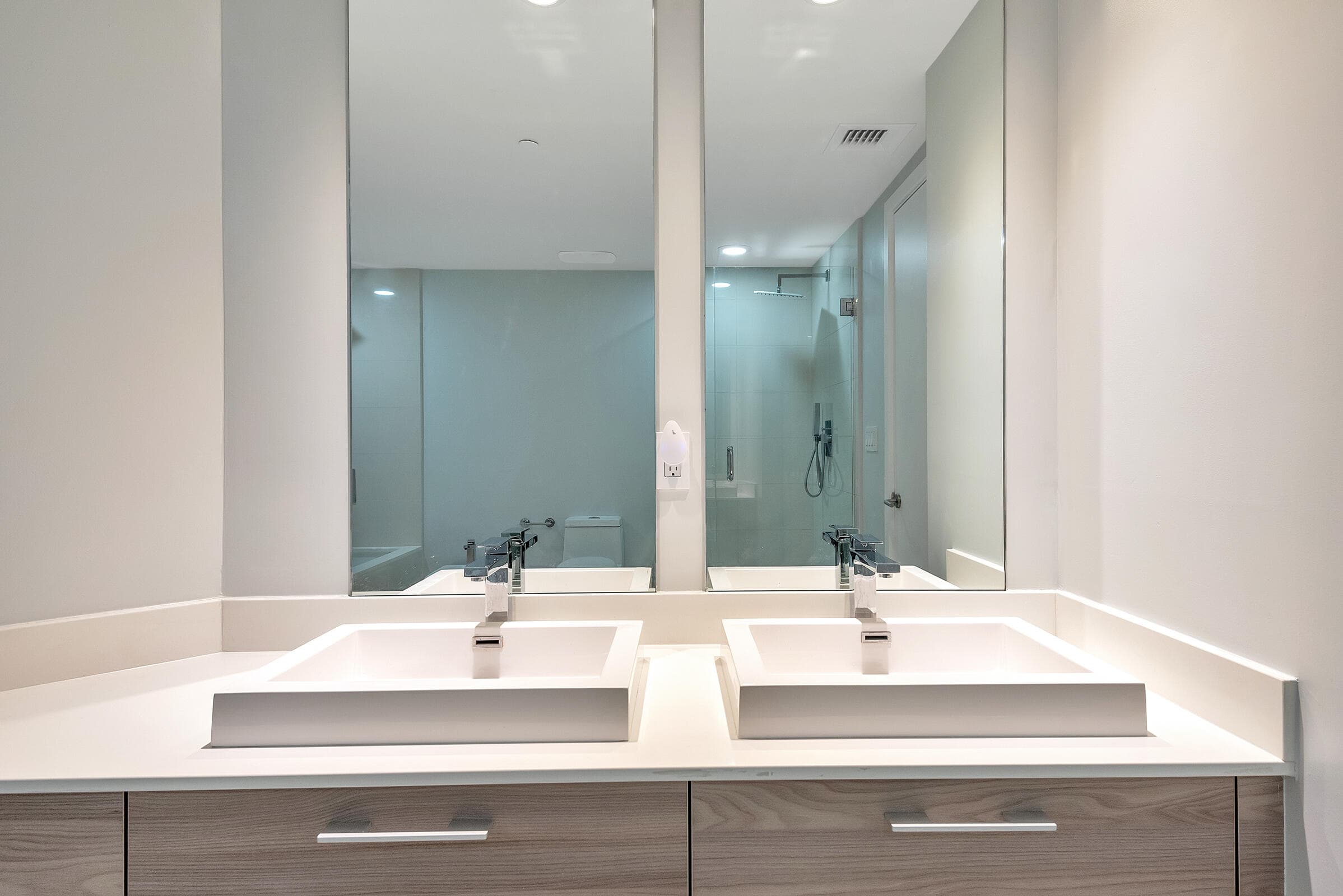 1300 S Miami Avenue 2401, Miami, FL 33130 — photo 22 of 41
