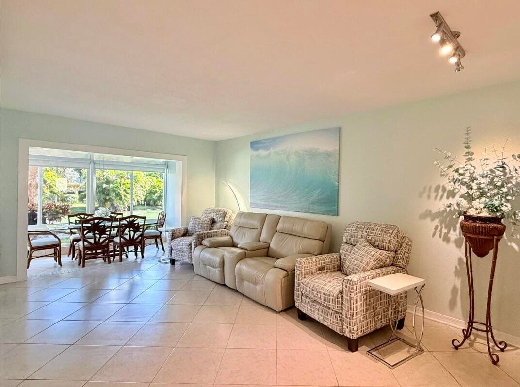 5151 W Oakland Park Boulevard 110, Lauderdale Lakes, FL 33313 — photo 16 of 50