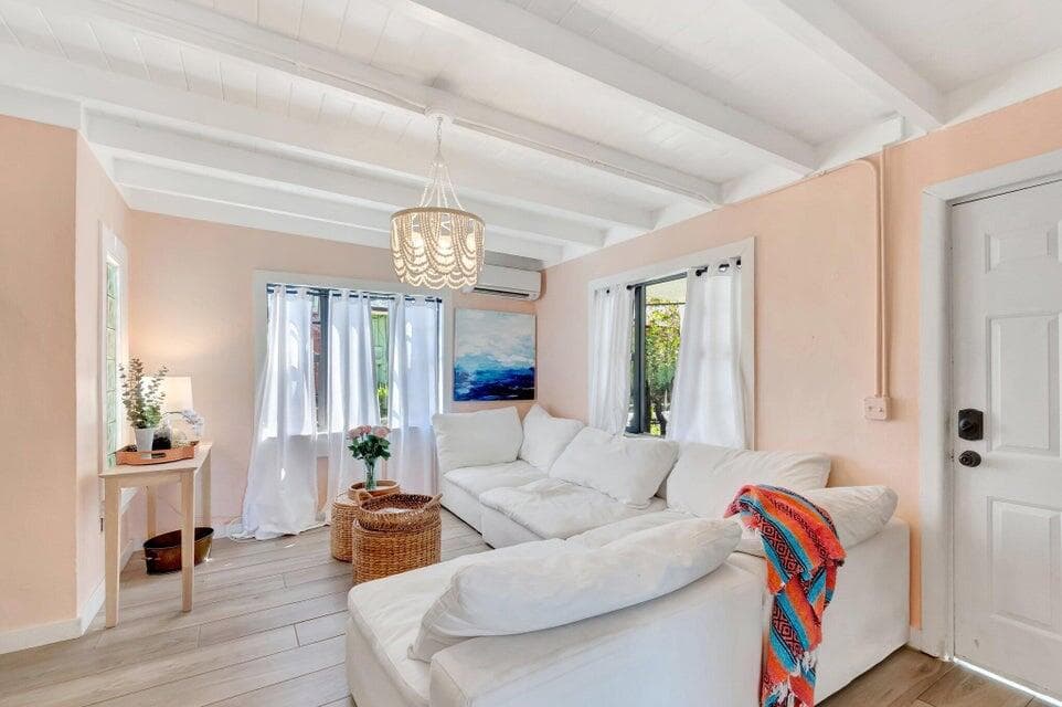 237 SW 3rd Avenue, Delray Beach, FL 33444 — photo 10 of 37