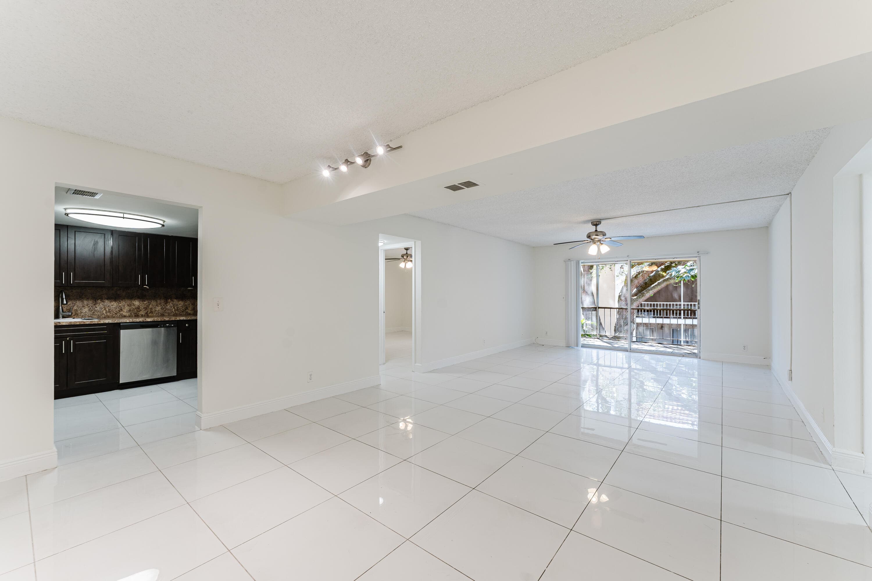 606 NW 13th Street 23, Boca Raton, FL 33486 — photo 6 of 37