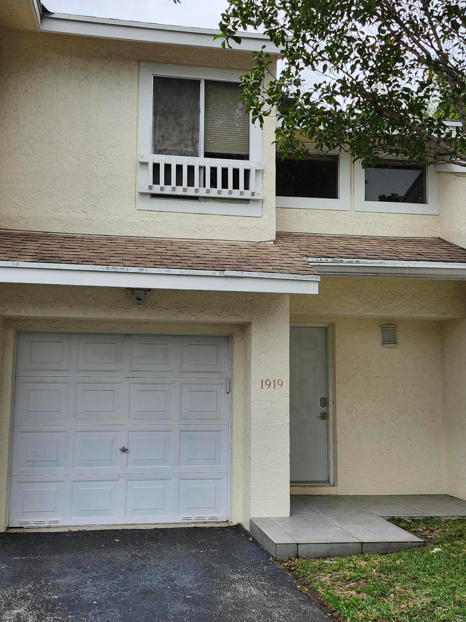 1919 Discovery Circle E, Deerfield Beach, FL 33442 — photo 2 of 23