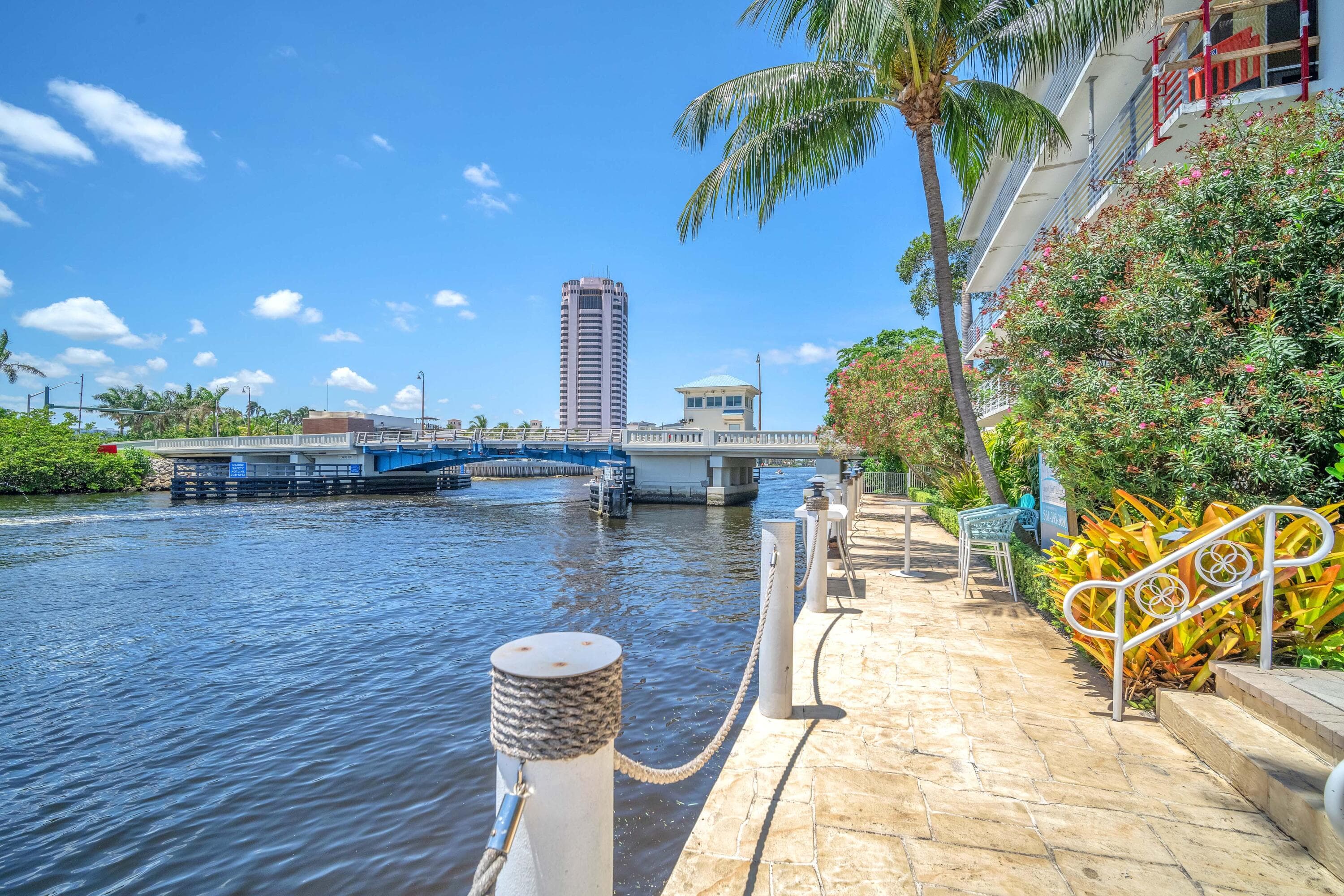 1015 Spanish River Road, Boca Raton, FL 33432 — photo 4 of 28