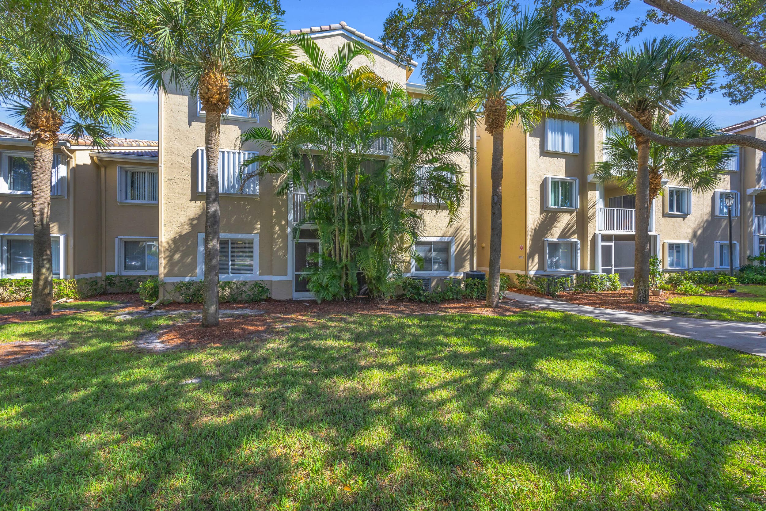 278 Village Boulevard 8106, Tequesta, FL 33469 — photo 1 of 38