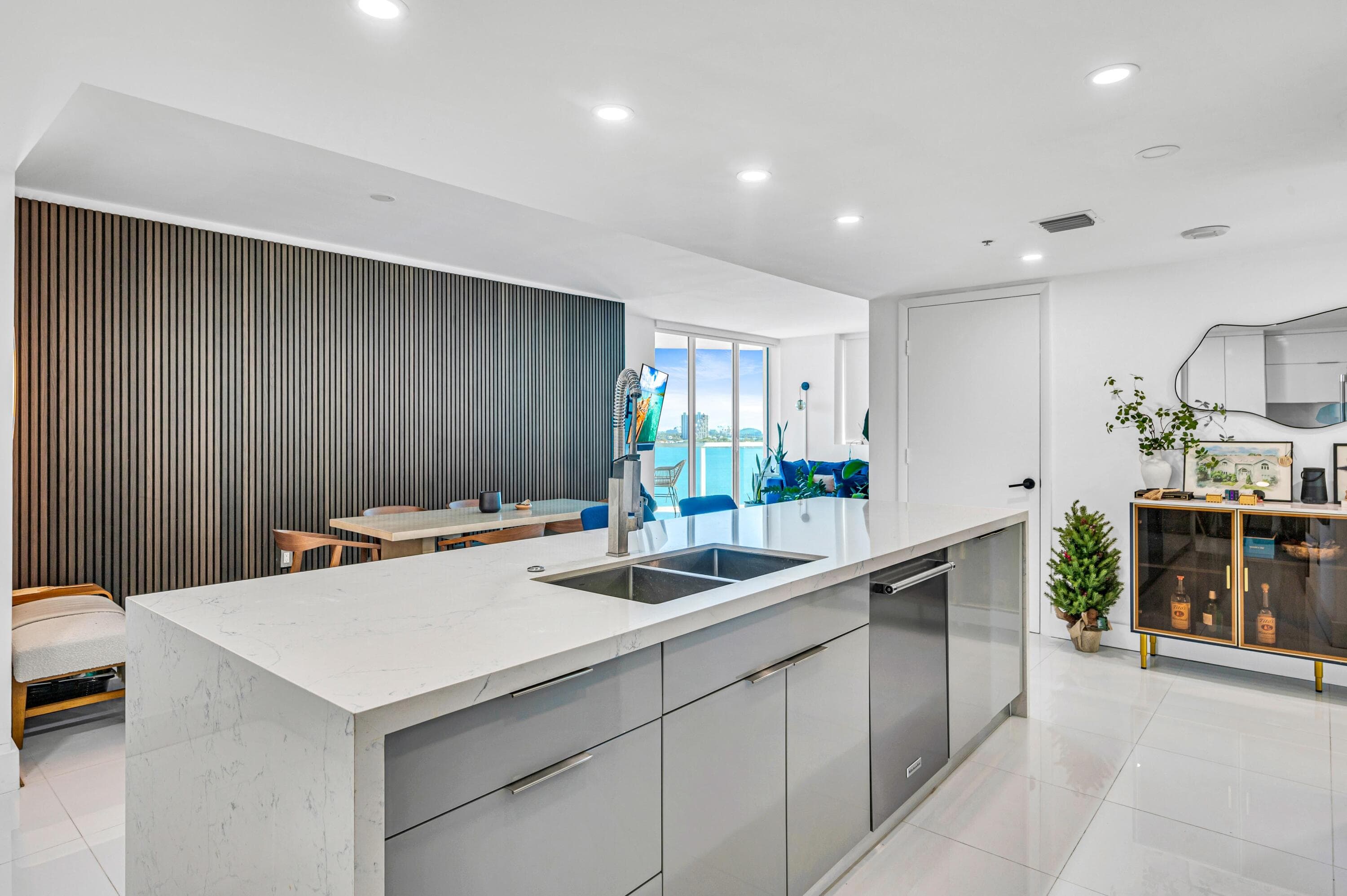 665 NE 25th Street 1001, Miami, FL 33137 — photo 6 of 52