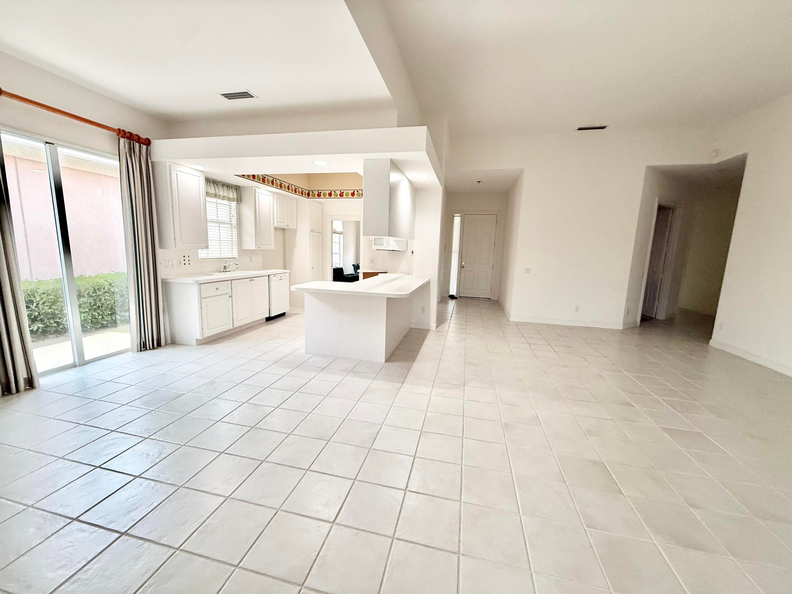 7800 Quida Drive, West Palm Beach, FL 33411 — photo 4 of 54