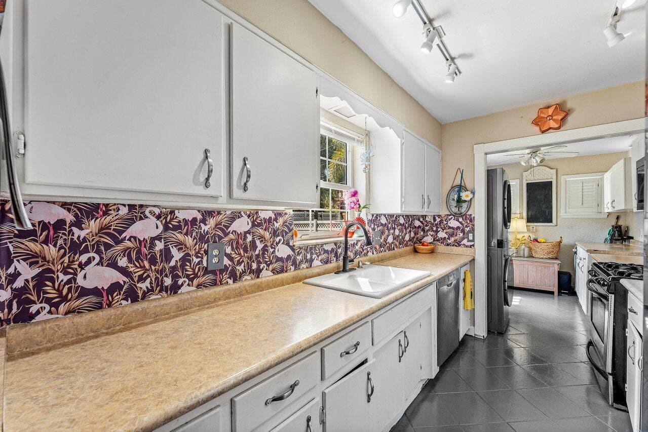 102 NE 22nd Street, Delray Beach, FL 33444 — photo 13 of 28