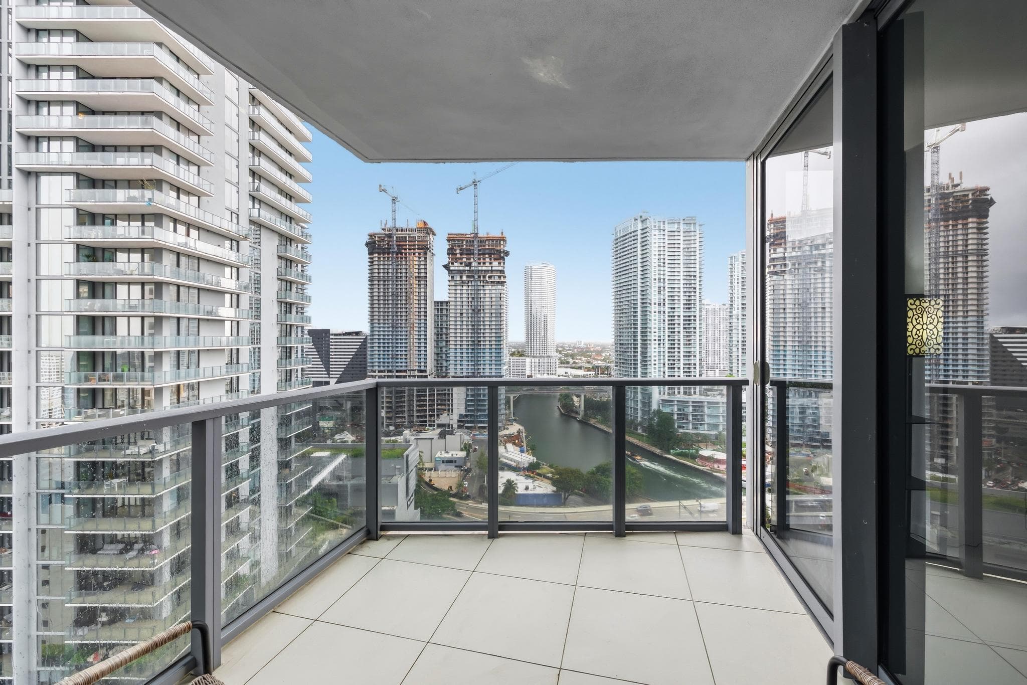 31 SE 6th Street 2601, Miami, FL 33131 — photo 2 of 55