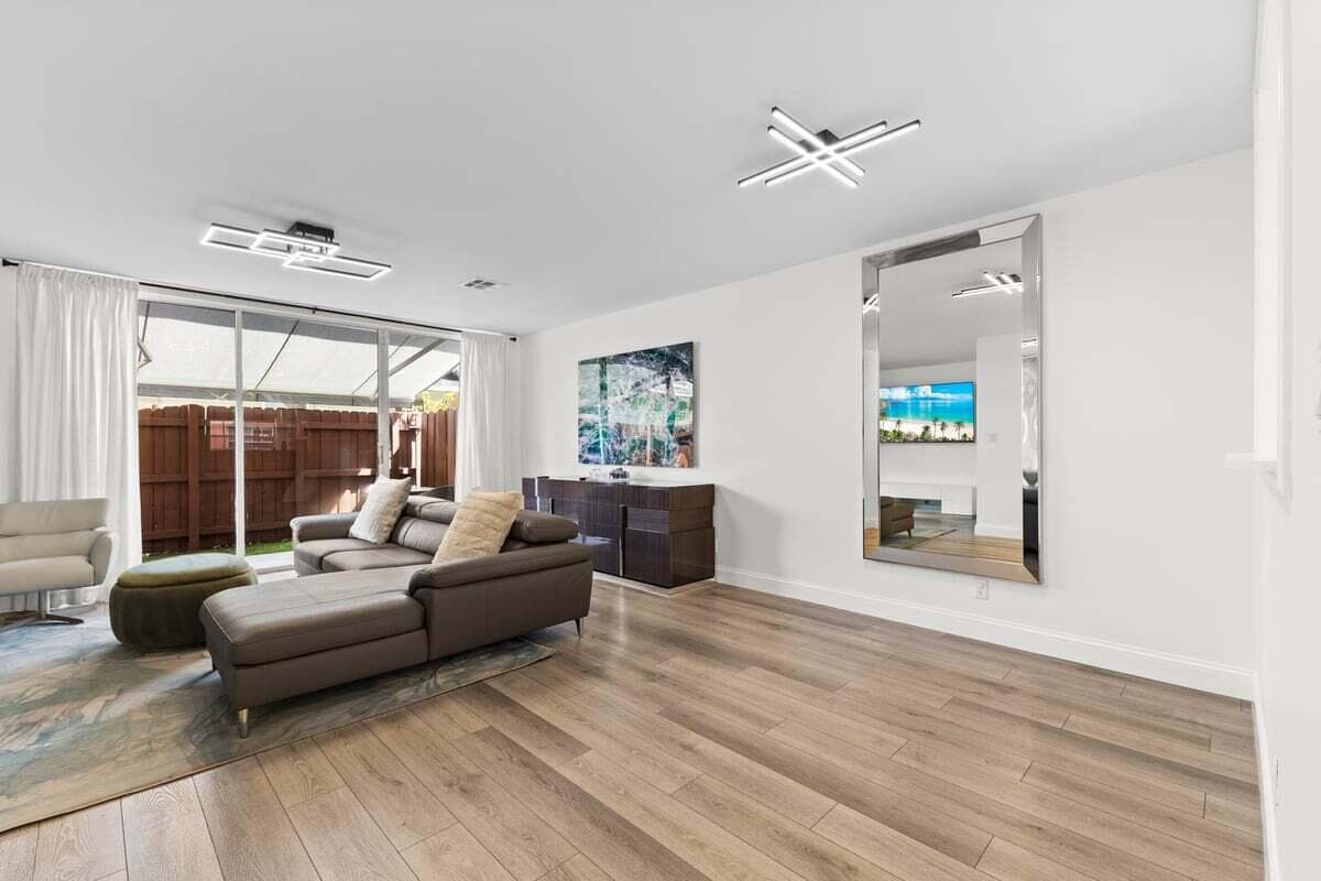 801 NE 1st Street 8, Fort Lauderdale, FL 33301 — photo 11 of 32