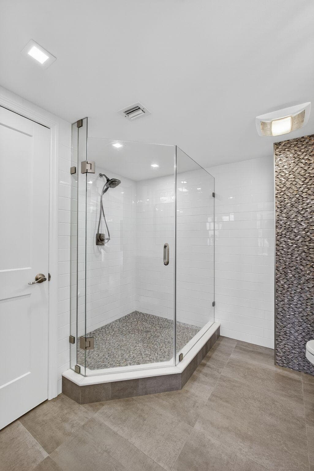 4200 N Ocean Drive 1-1804, Singer Island, FL 33404 — photo 31 of 46