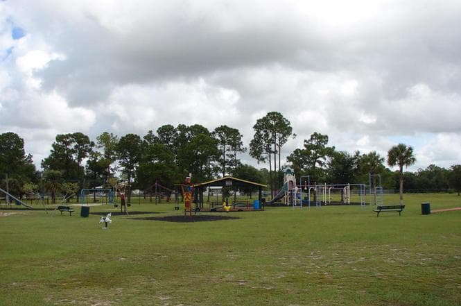 724 Woodland, Clewiston, FL 33440 — photo 3 of 5