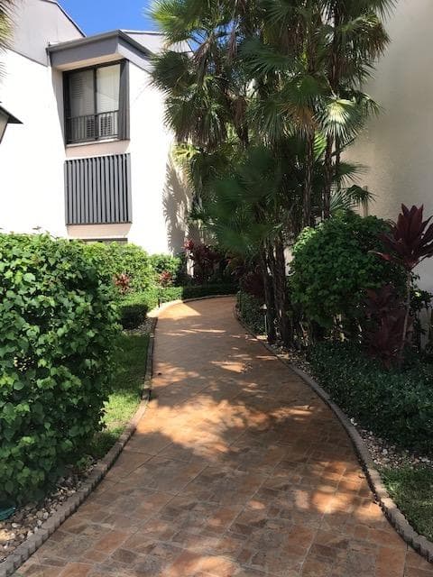 1640 Twelve Oaks Way 101, North Palm Beach, FL 33408 — photo 3 of 22