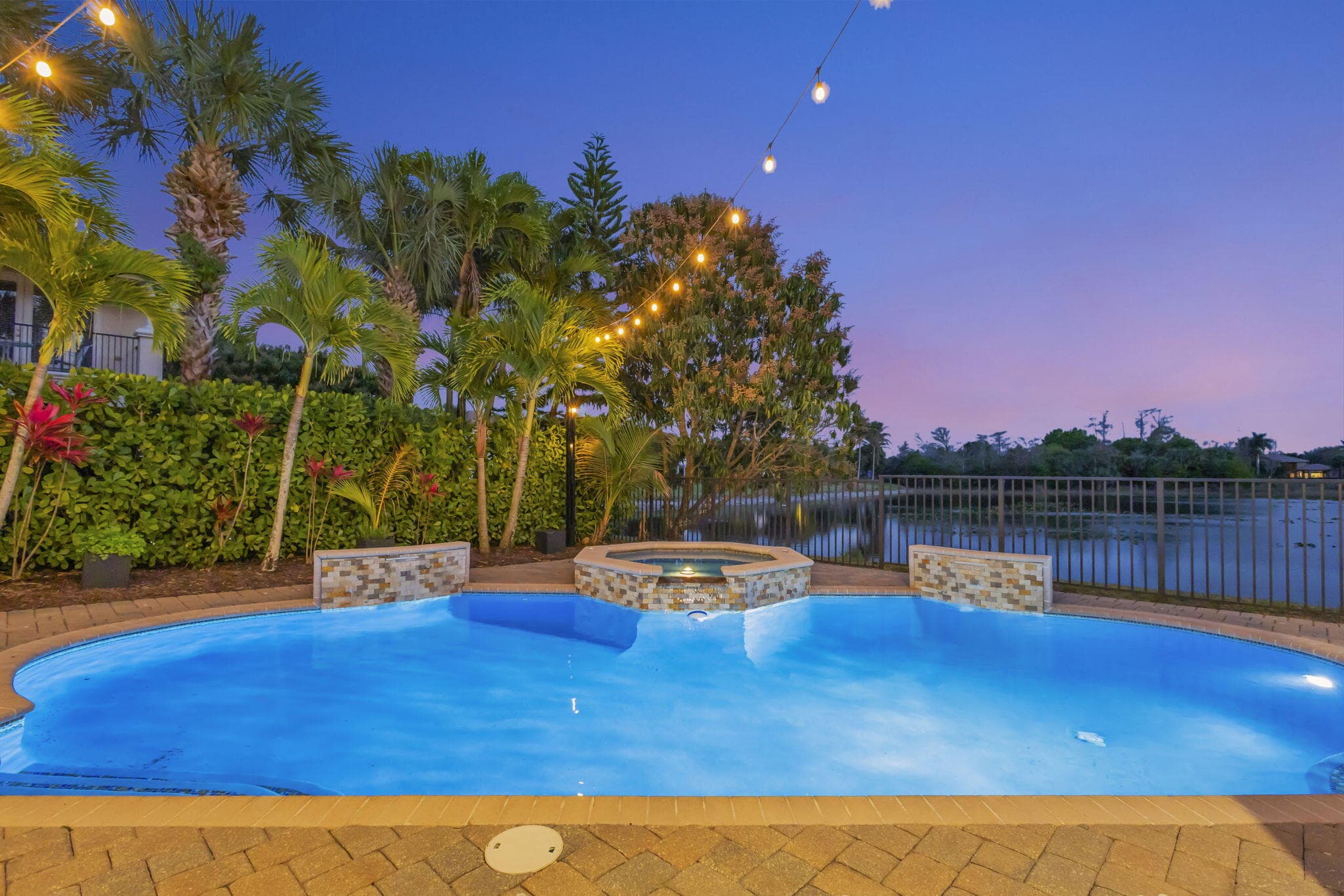533 Edgebrook Lane, West Palm Beach, FL 33411 — photo 9 of 71