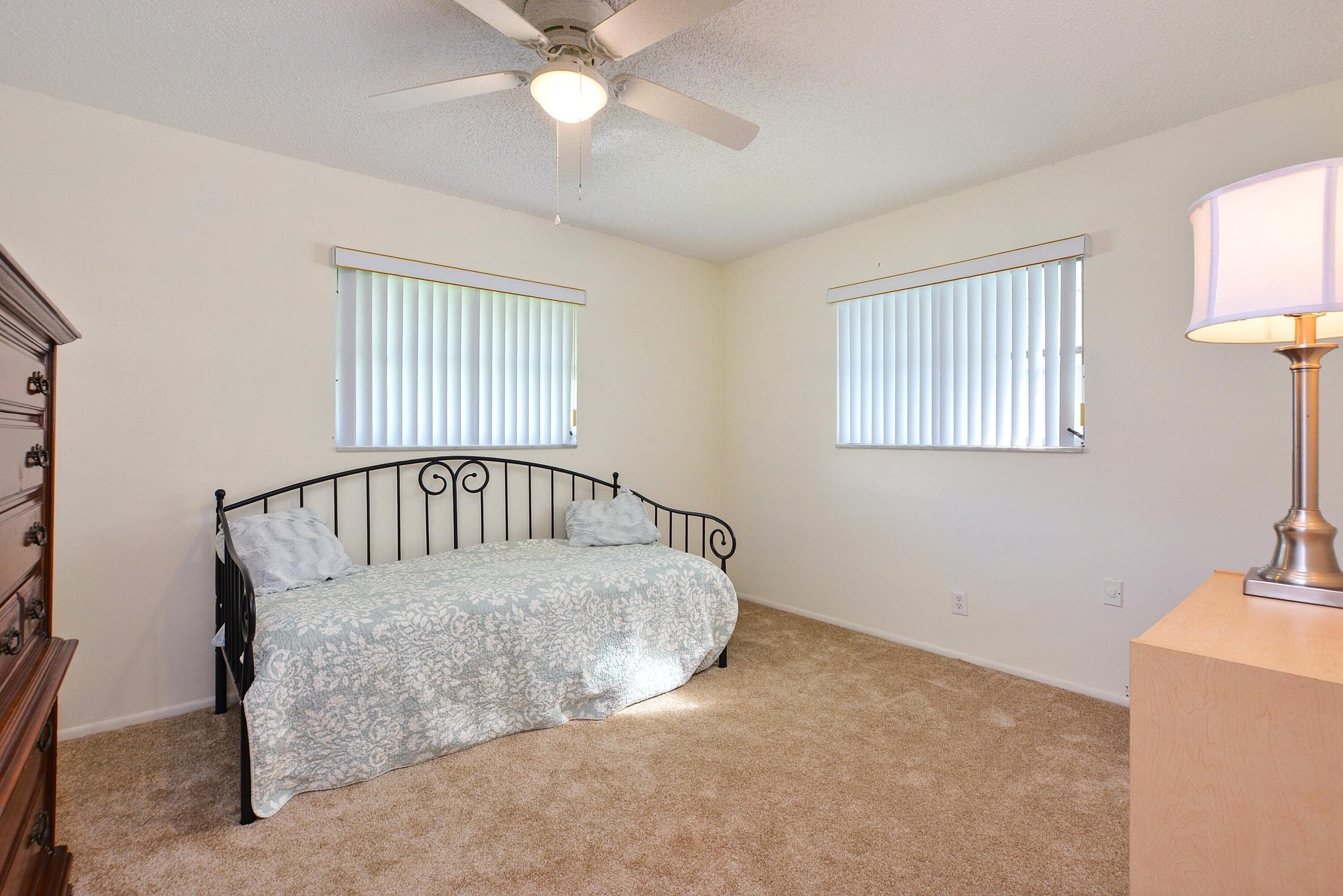 1005 Siesta Avenue, Boynton Beach, FL 33426 — photo 7 of 24