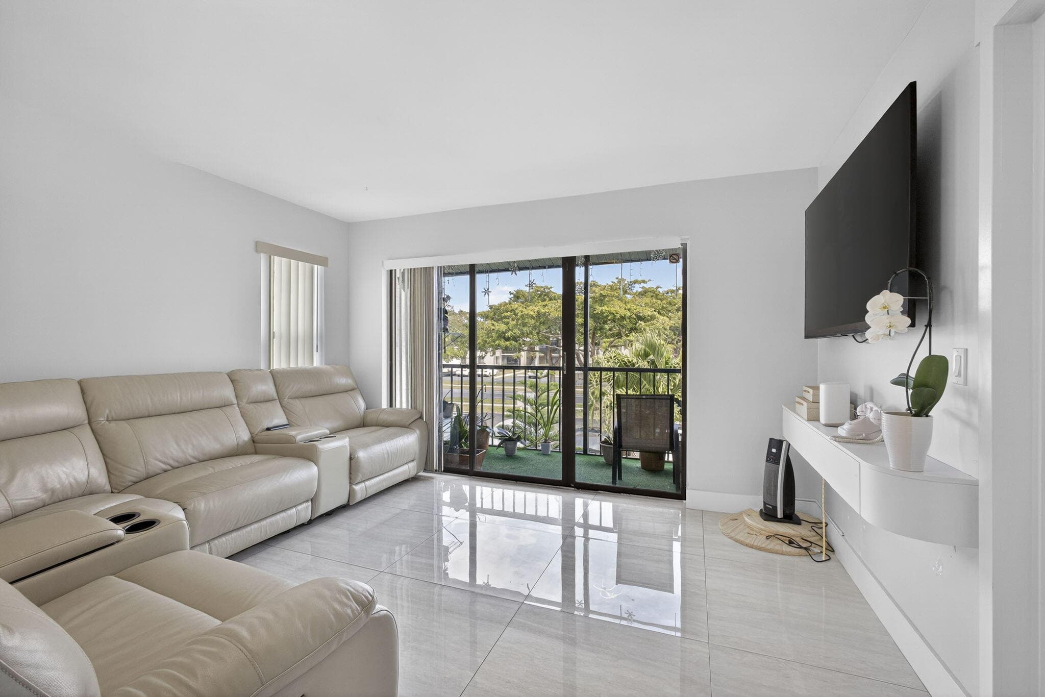 1115 Green Pine Boulevard D2, West Palm Beach, FL 33409 — photo 3 of 43