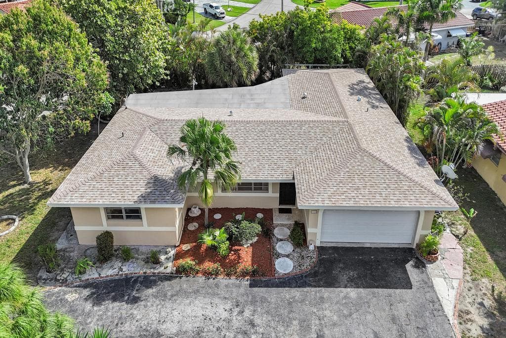 1004 SE 11th Street, Deerfield Beach, FL 33441 — photo 2 of 65