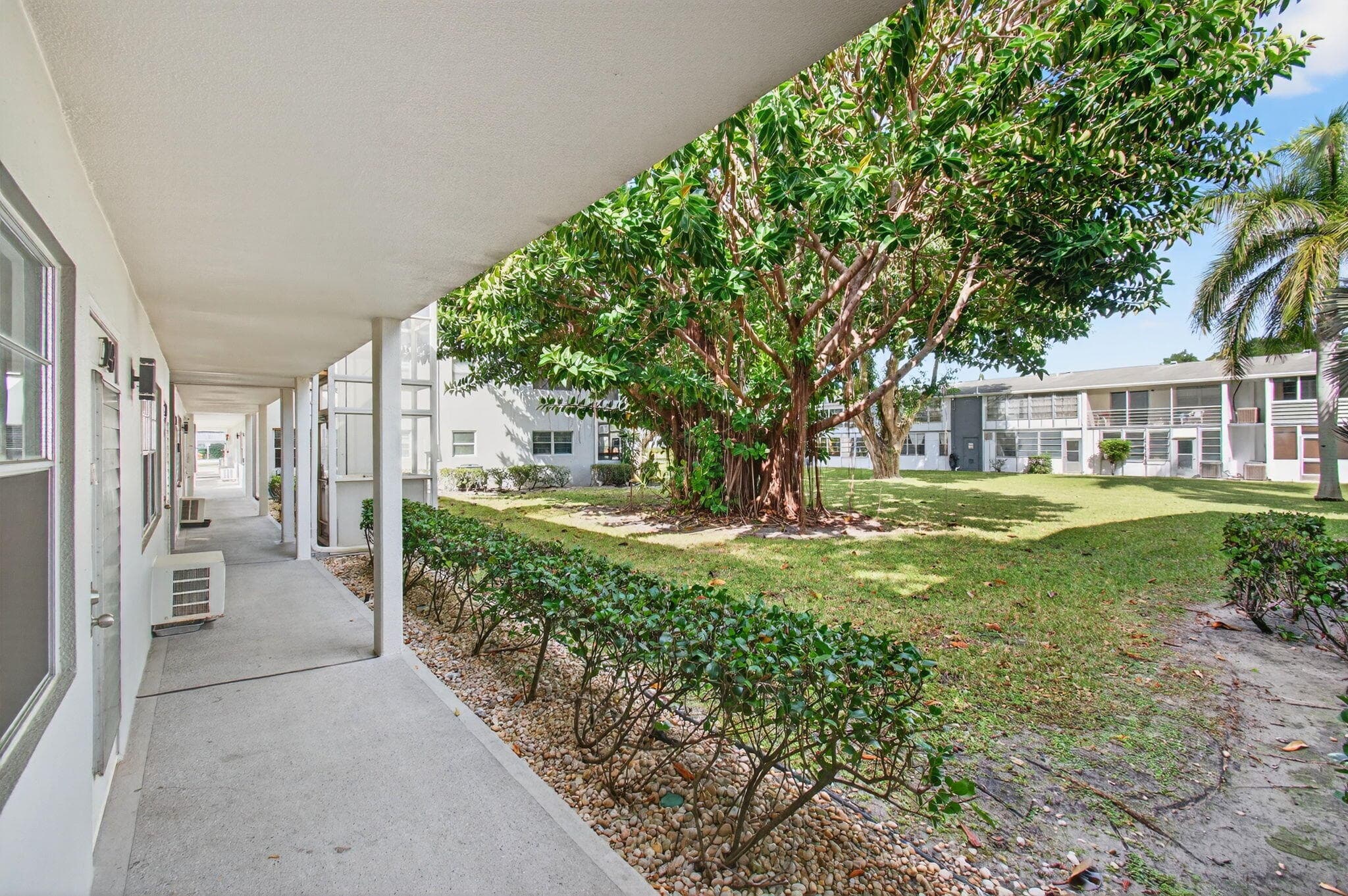 247 Ventnor R, Deerfield Beach, FL 33442 — photo 3 of 124
