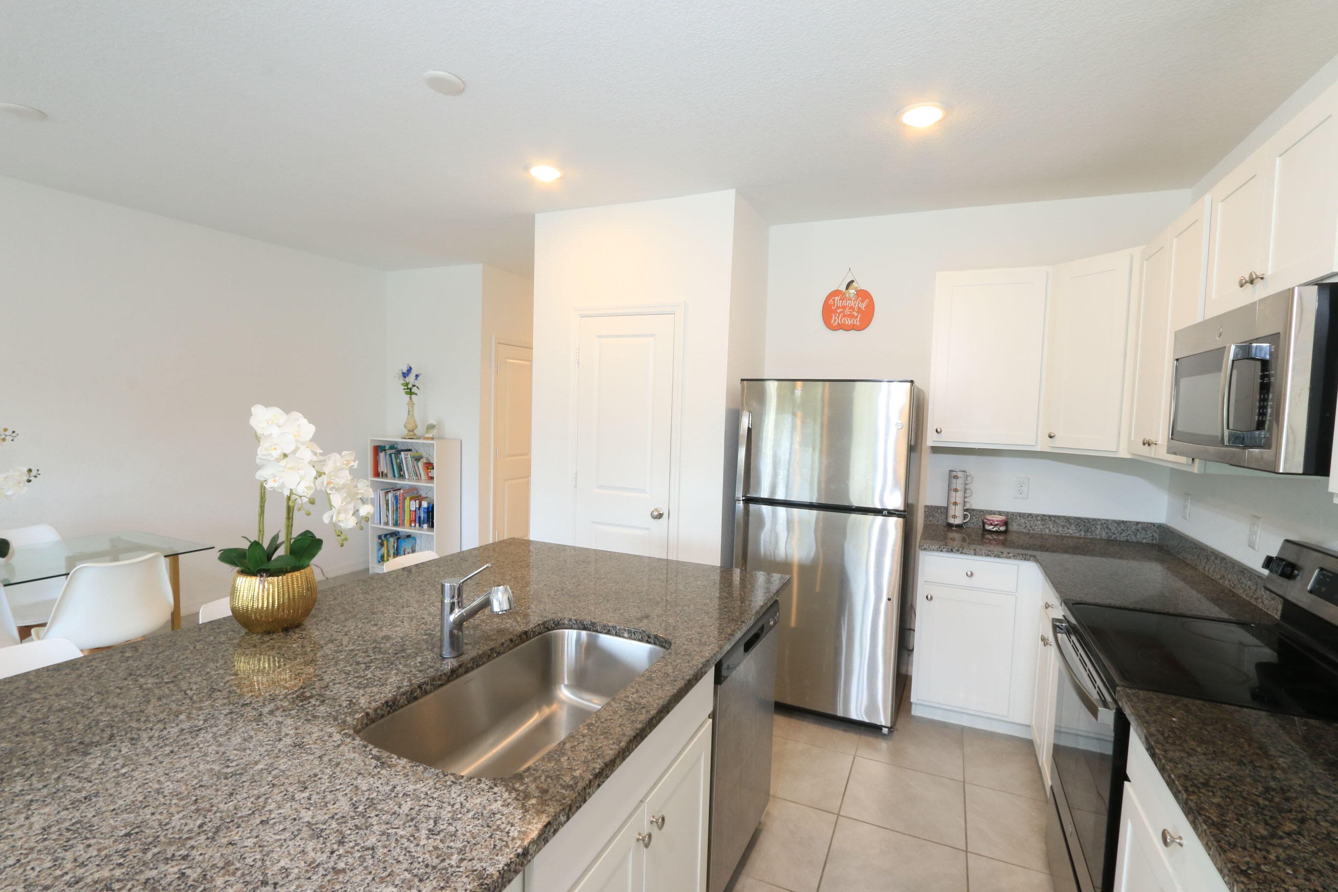 656 NE Waters Edge Lane, Port St. Lucie, FL 34983 — photo 7 of 32
