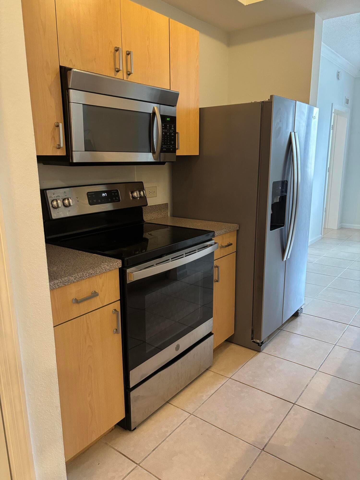 533 NE 3rd Avenue 204, Fort Lauderdale, FL 33301 — photo 13 of 23