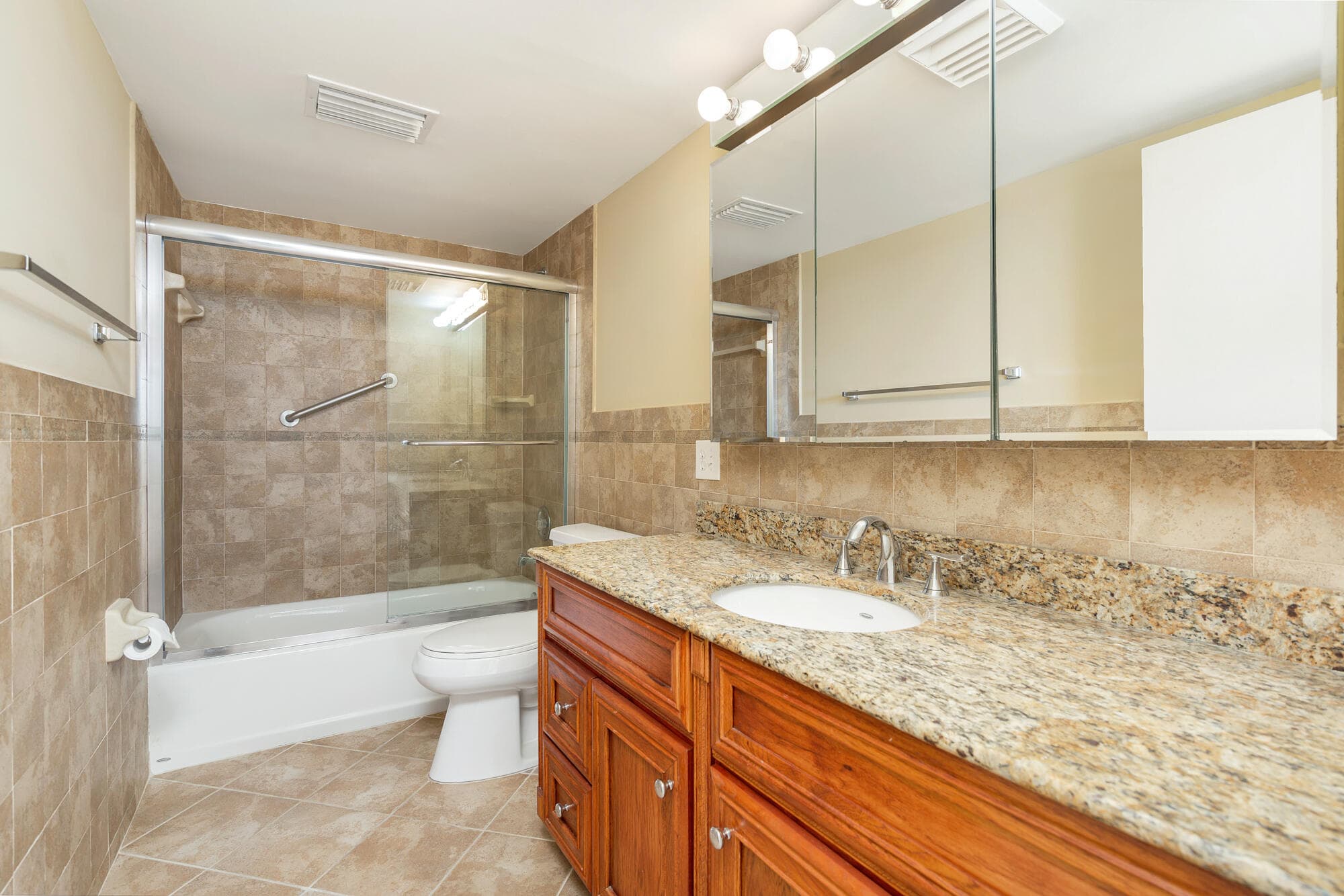 5200 N Flagler Drive 404, West Palm Beach, FL 33407 — photo 8 of 18