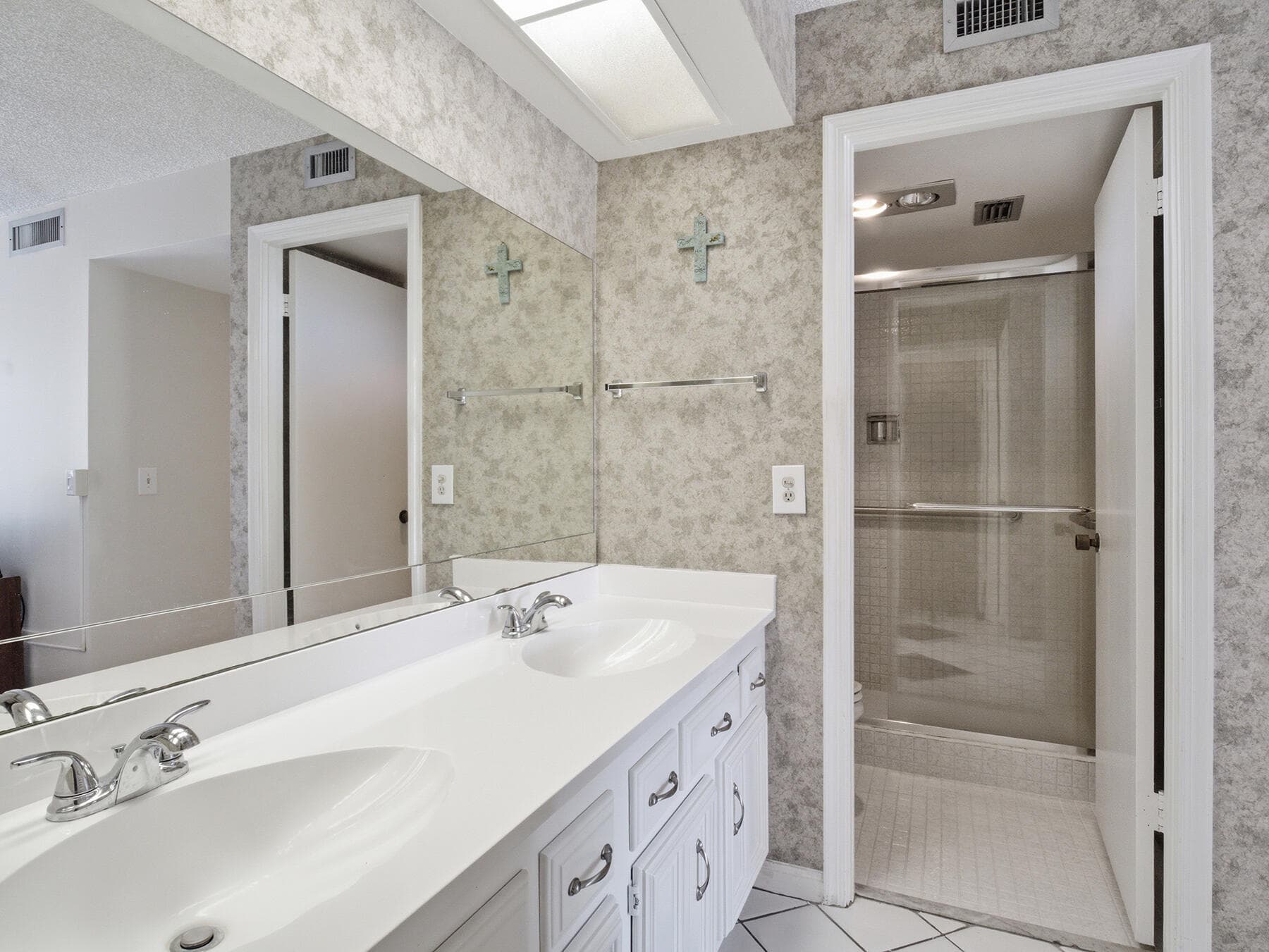 5390 Woodland Lakes Drive 104, Palm Beach Gardens, FL 33418 — photo 8 of 29