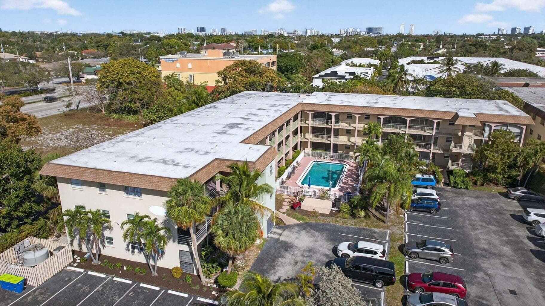 100 SE 6th Avenue 303, Pompano Beach, FL 33060 — photo 28 of 56