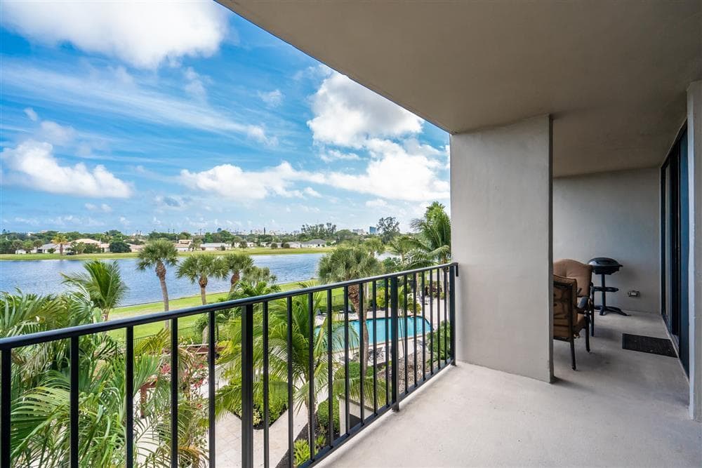 1830 Embassy Drive 409, West Palm Beach, FL 33401 — photo 10 of 15