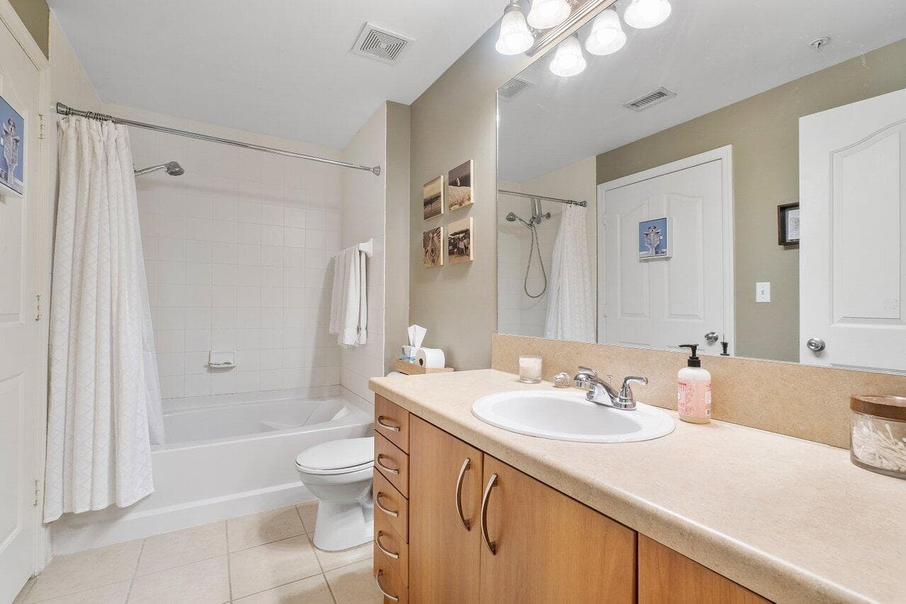 255 NE 3rd Avenue 2410, Delray Beach, FL 33444 — photo 16 of 38