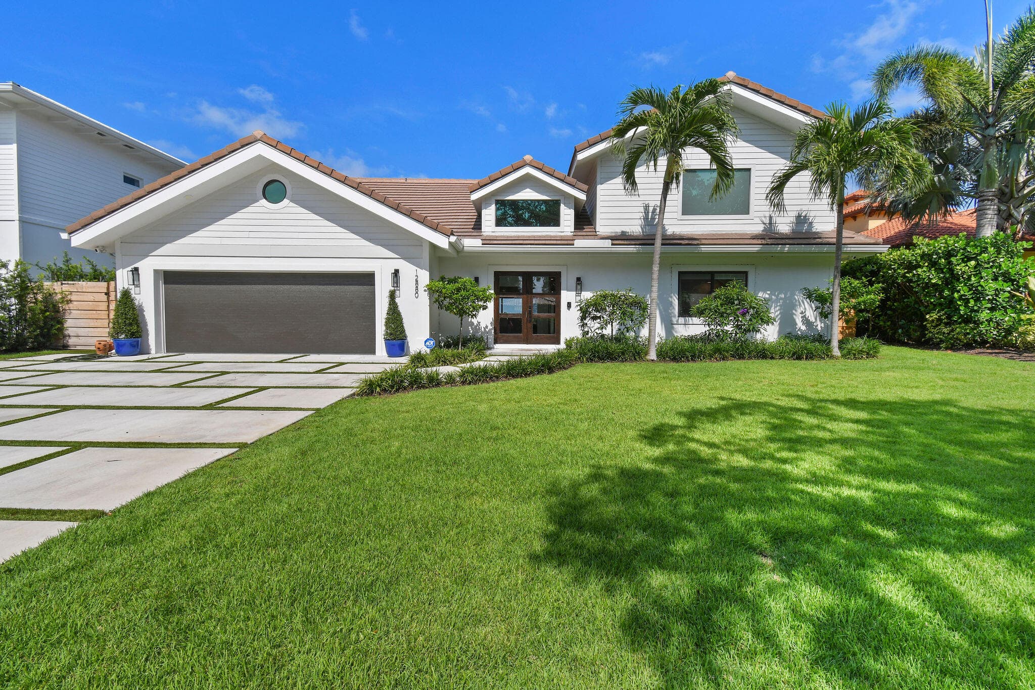 12880 S Shore Drive, Palm Beach Gardens, FL 33410 — photo 3 of 59
