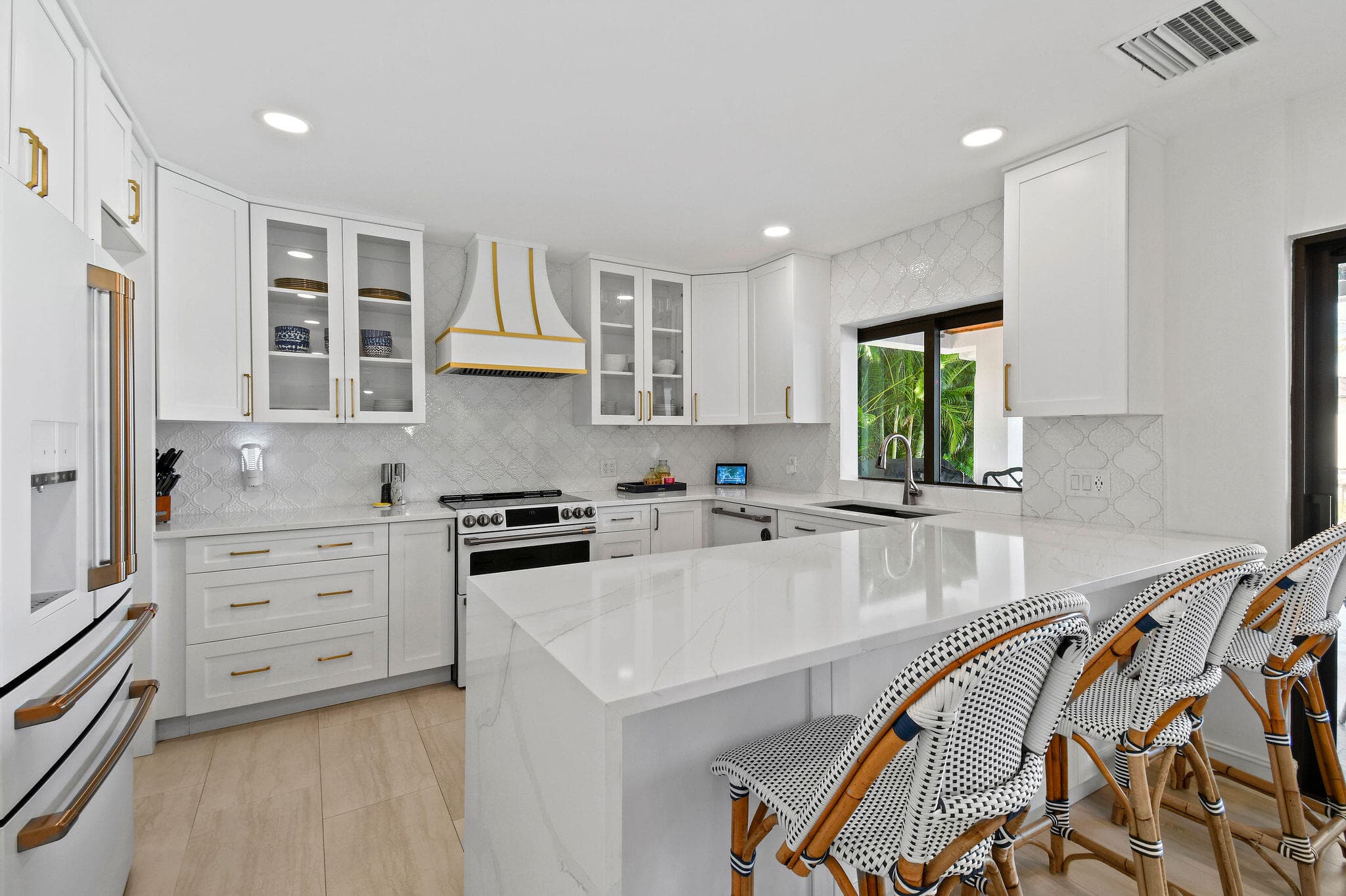 12880 S Shore Drive, Palm Beach Gardens, FL 33410 — photo 13 of 59