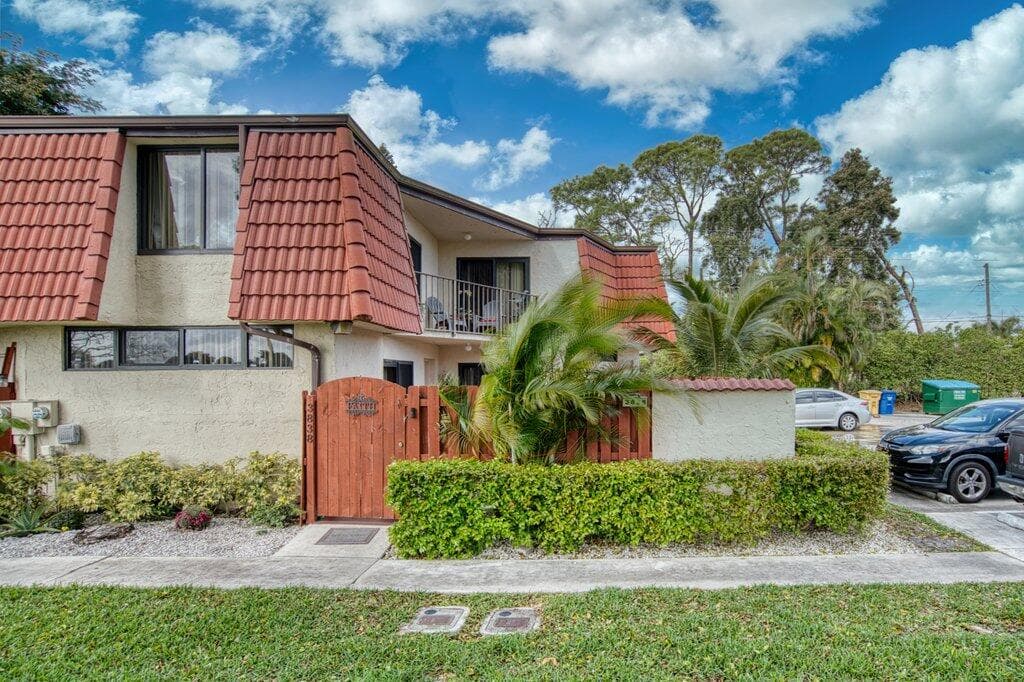 3838 Victoria Drive, West Palm Beach, FL 33406 — photo 2 of 44