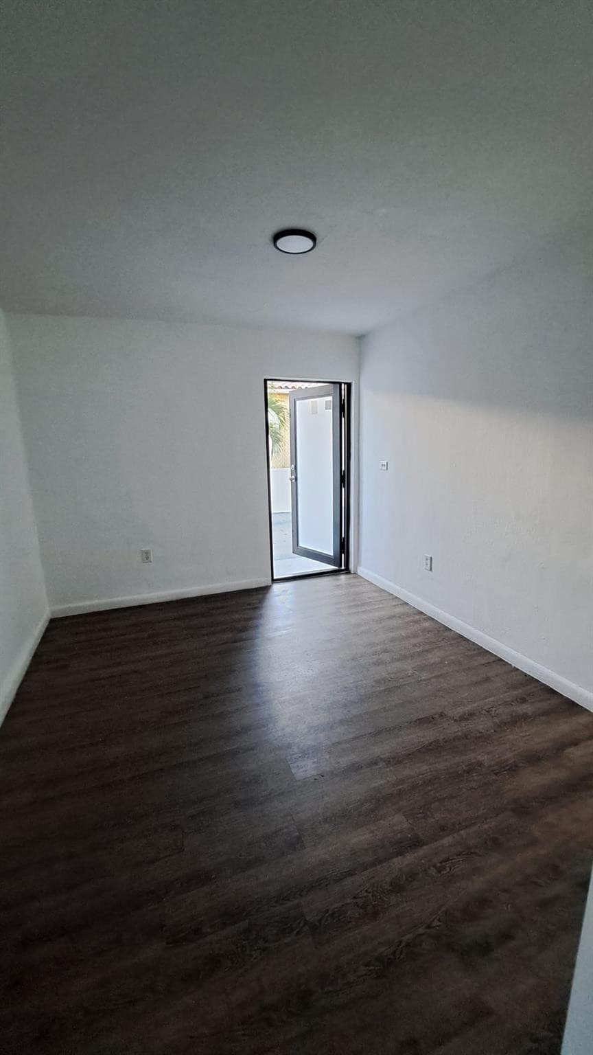 1027 SW 3rd Street, Miami, FL 33130 — photo 8 of 9