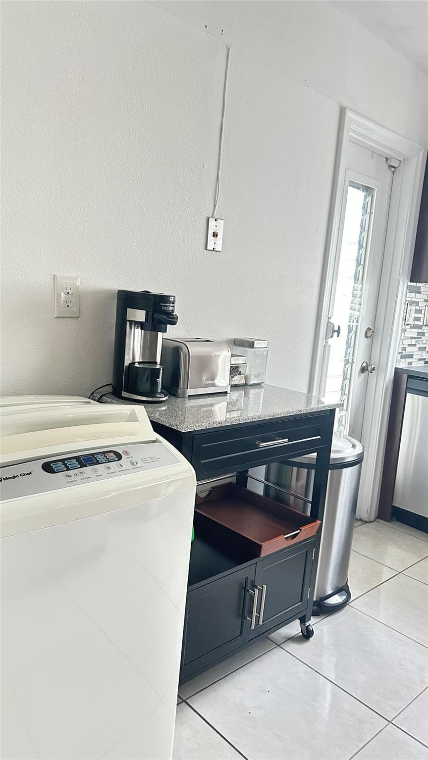 4046 NW 19th Street 103, Lauderhill, FL 33313 — photo 16 of 20