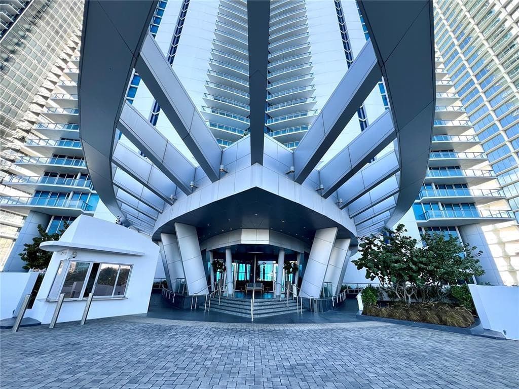 17001 Collins Avenue 805, Sunny Isles Beach, FL 33160 — photo 4 of 27