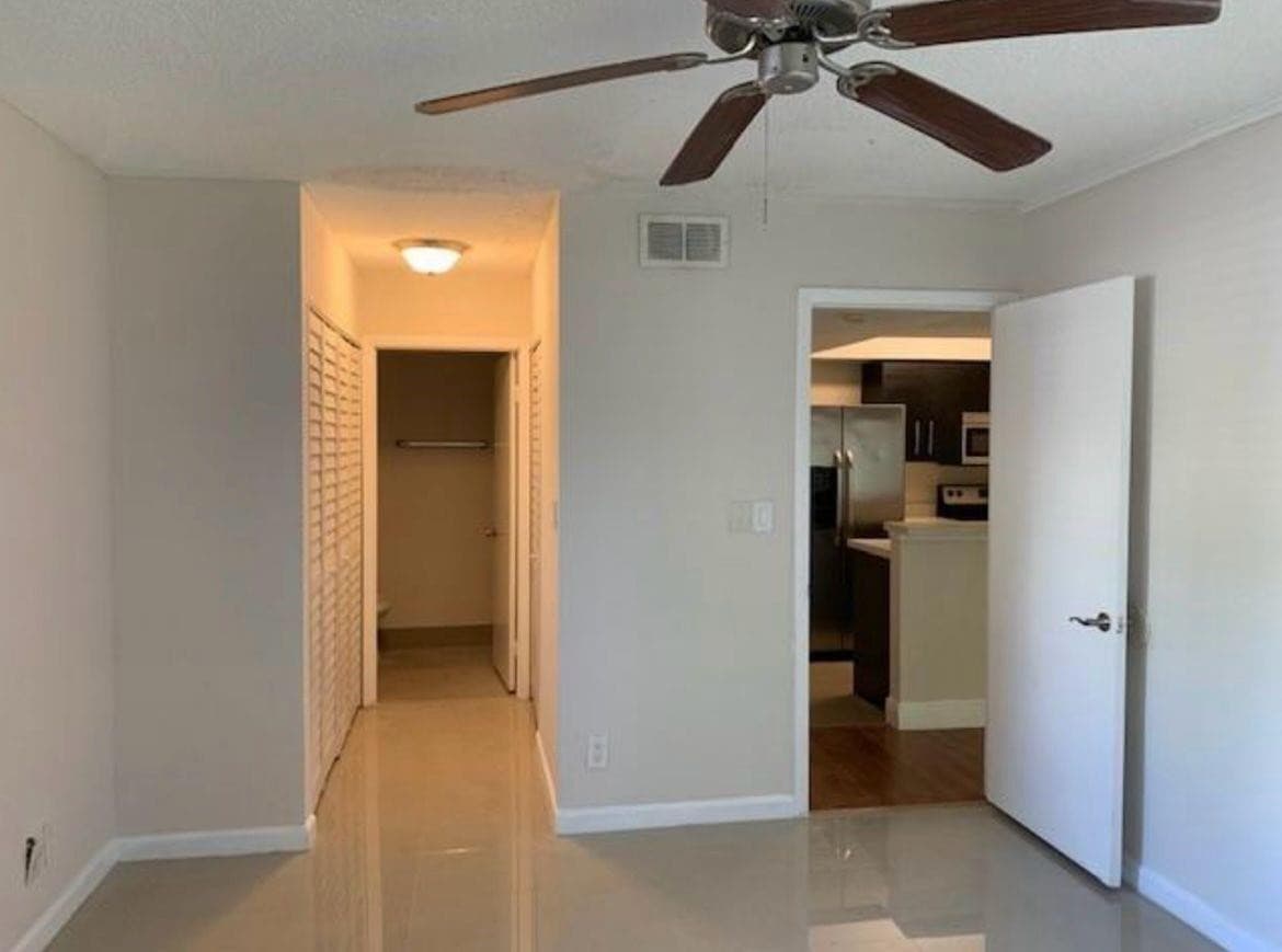Condominium in Tamarac — photo 6 of 12