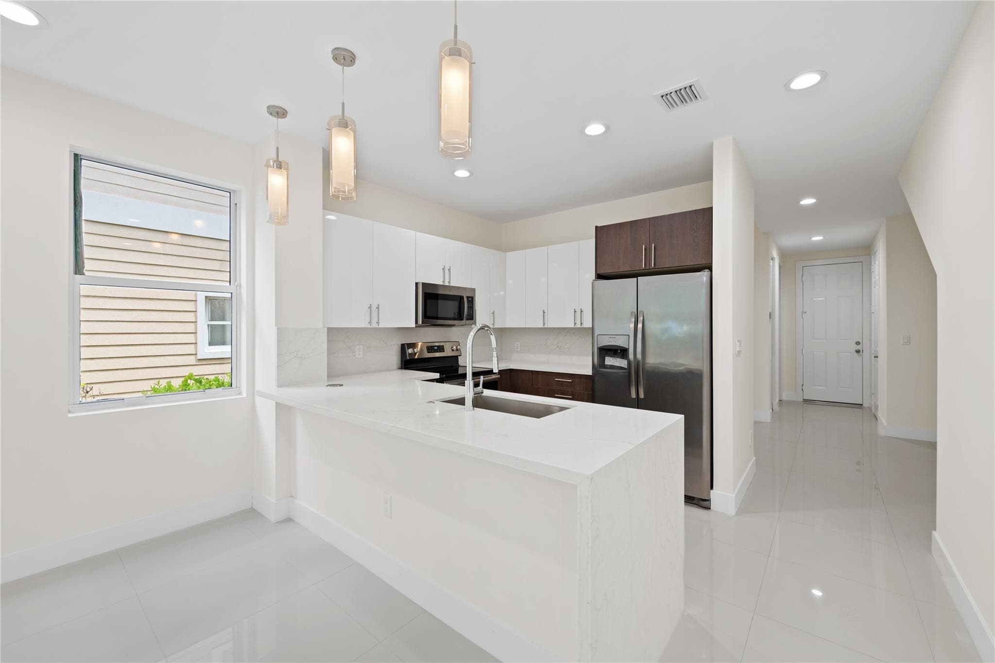 1430 SW 4th Avenue 1430, Fort Lauderdale, FL 33315 — photo 4 of 32