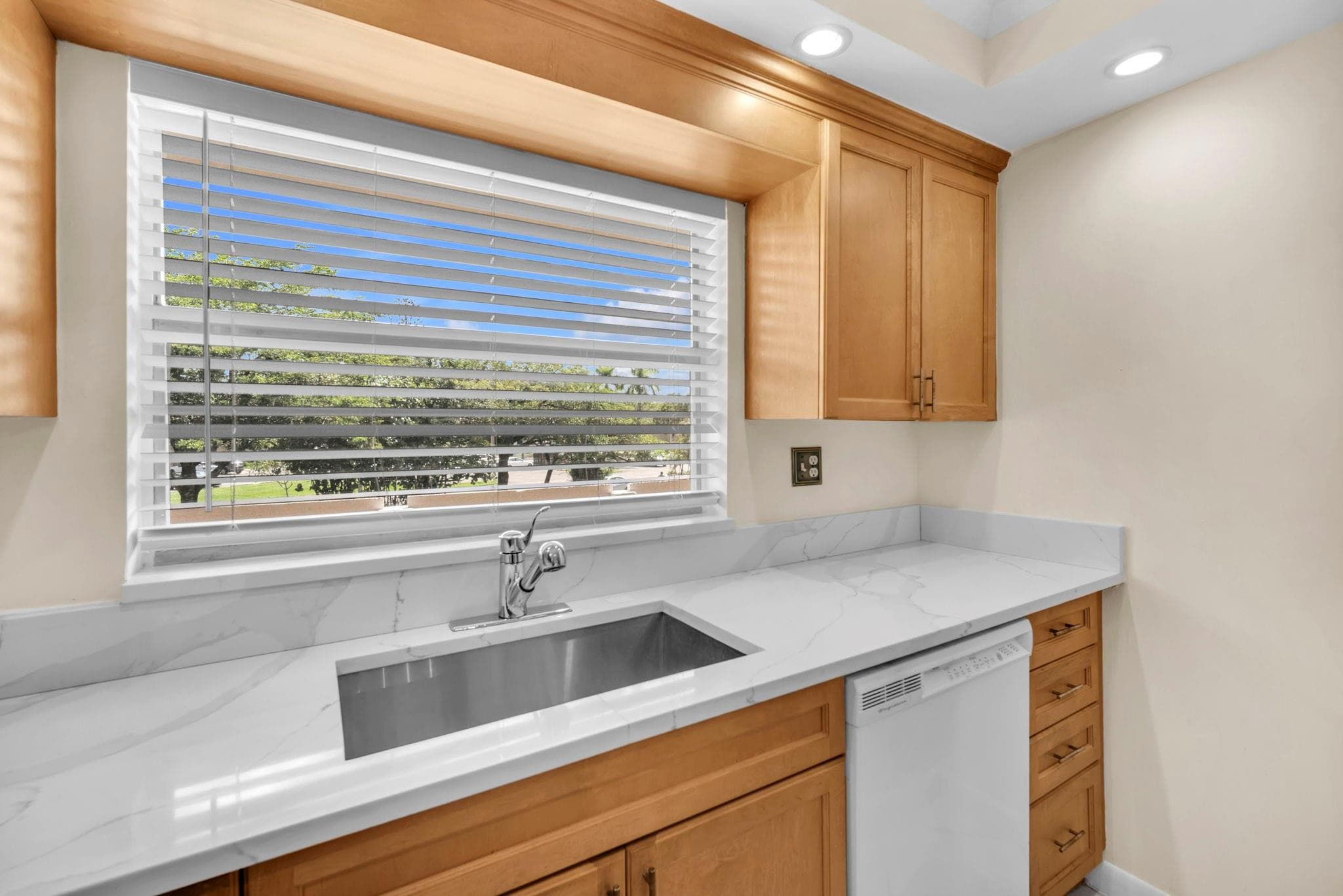 9301 Sunrise Lakes Boulevard 207, Sunrise, FL 33322 — photo 11 of 43