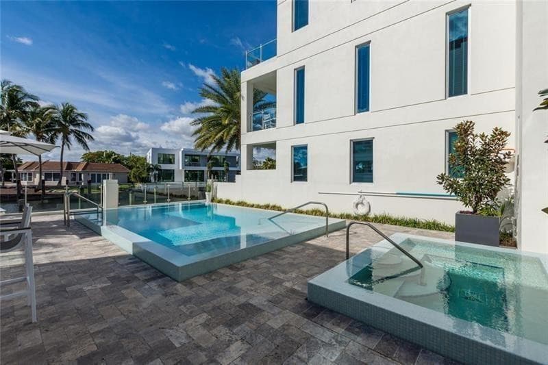221 Shore Court 221, Lauderdale-By-The-Sea, FL 33308 — photo 70 of 88