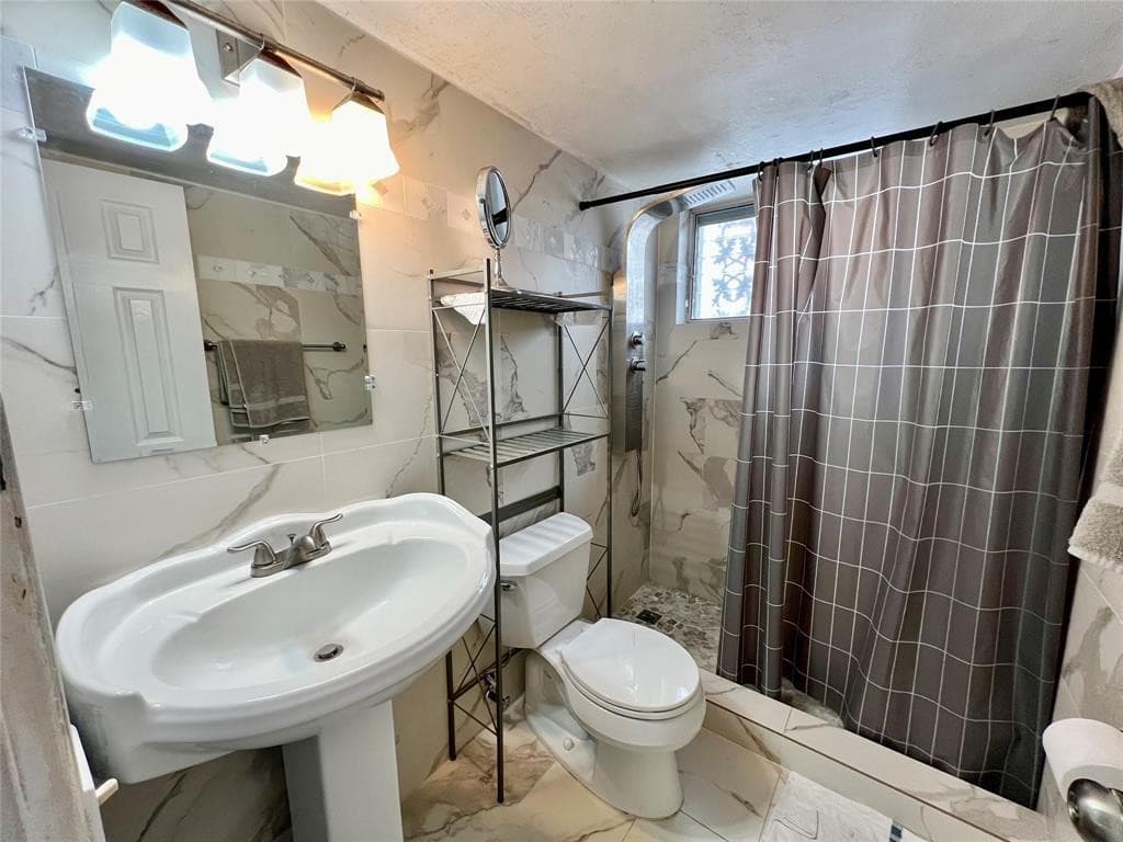 2840 NE 33rd Court 2, Fort Lauderdale, FL 33306 — photo 16 of 38