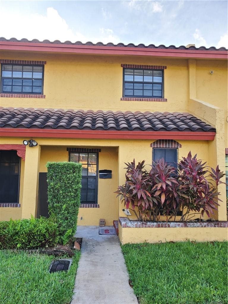 2743 NW 47th Terrace 604, Lauderdale Lakes, FL 33313 — photo 2 of 20