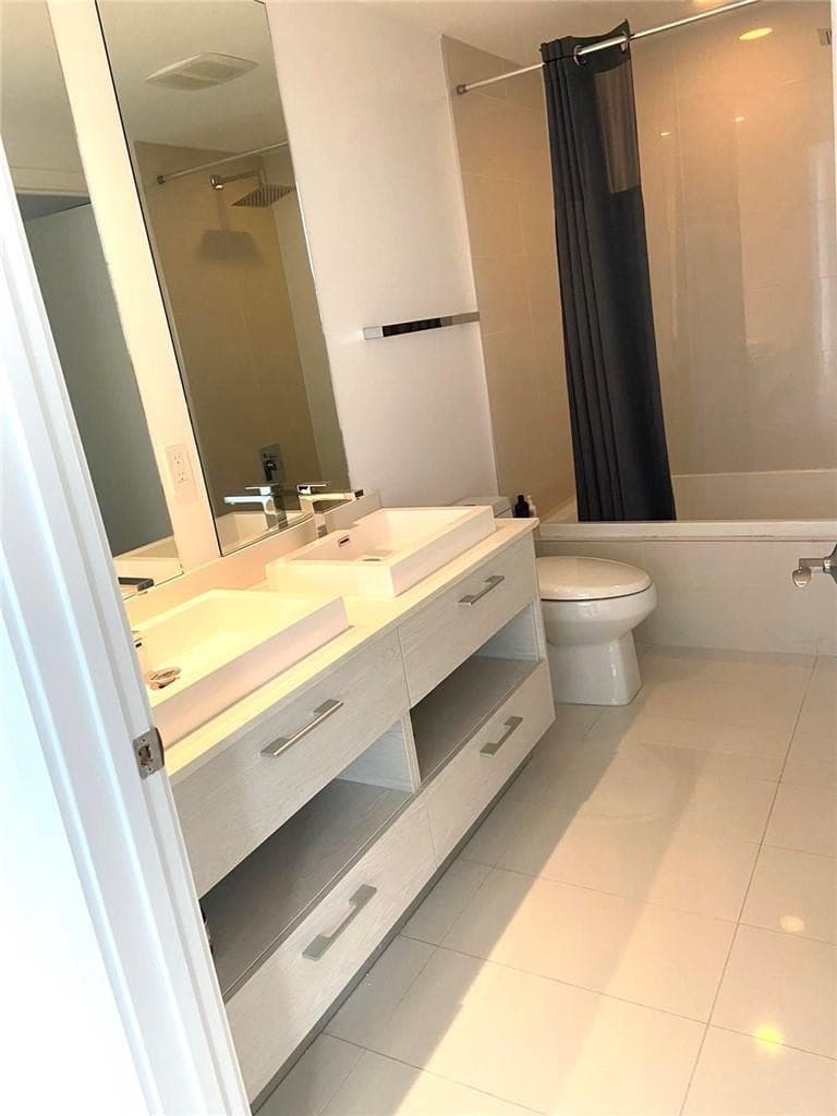 Condominium in Miami — photo 7 of 31