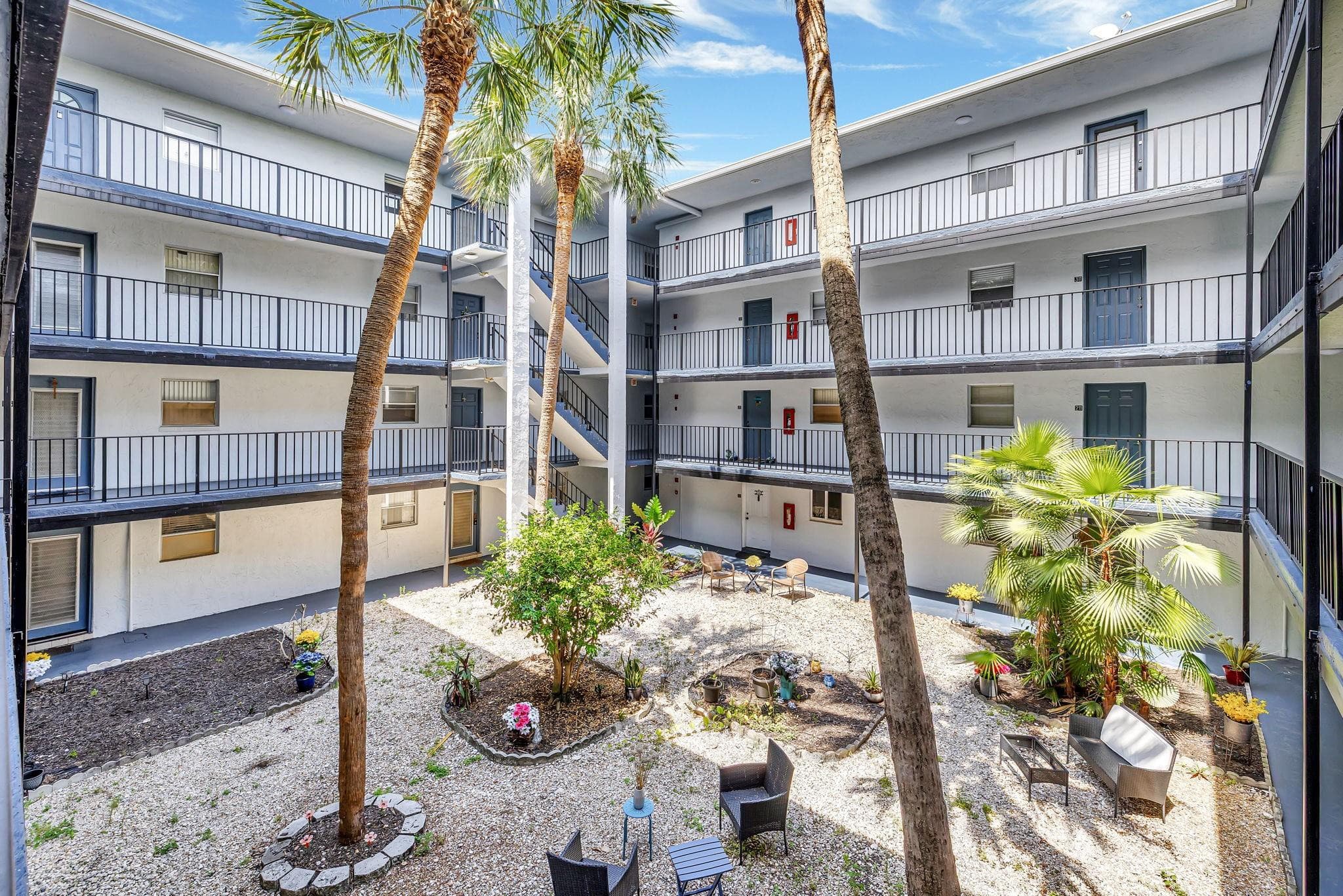 2800 Somerset Drive 218j, Lauderdale Lakes, FL 33311 — photo 1 of 29
