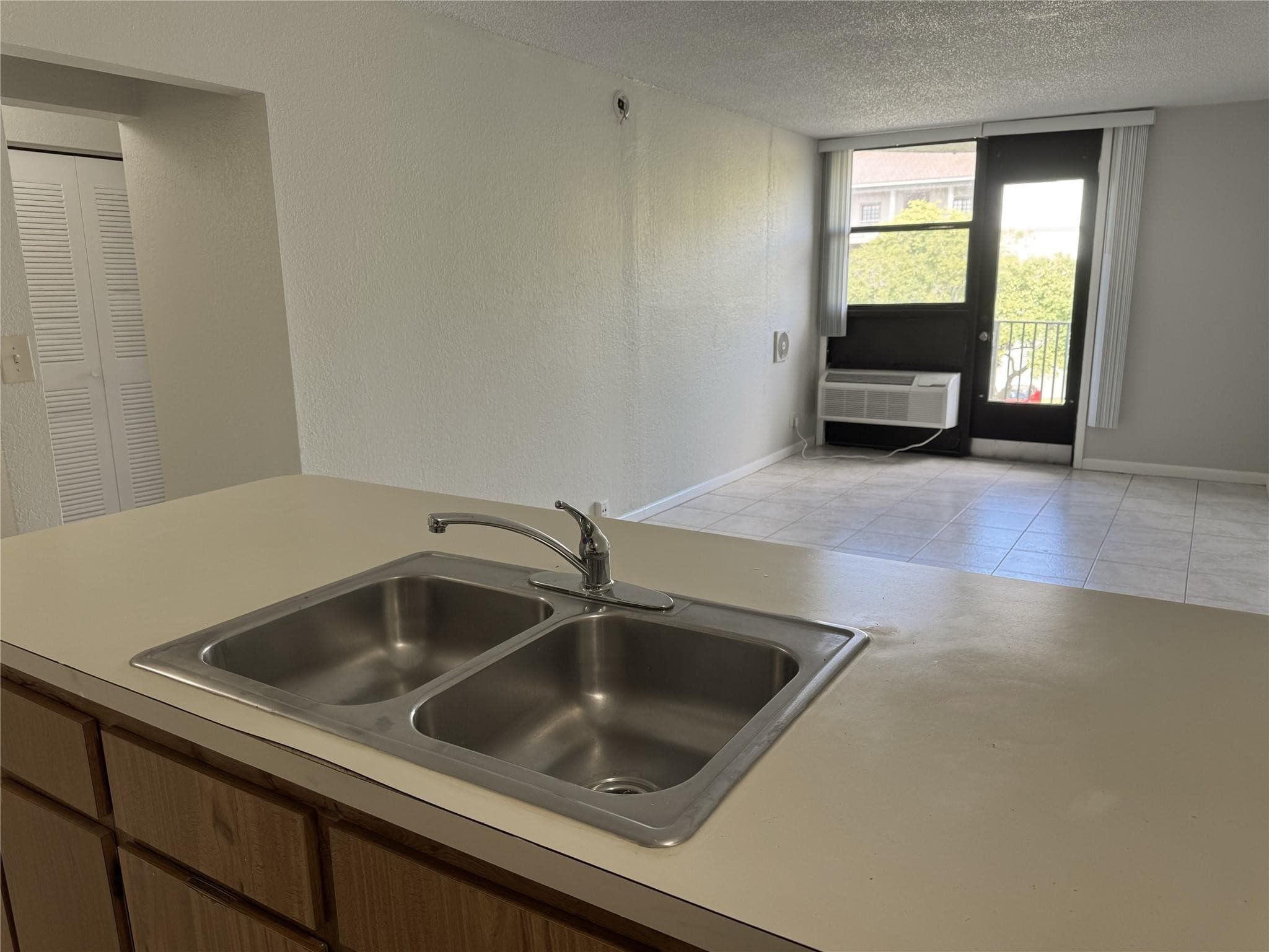 2771 Riverside Drive 310, Coral Springs, FL 33065 — photo 2 of 10