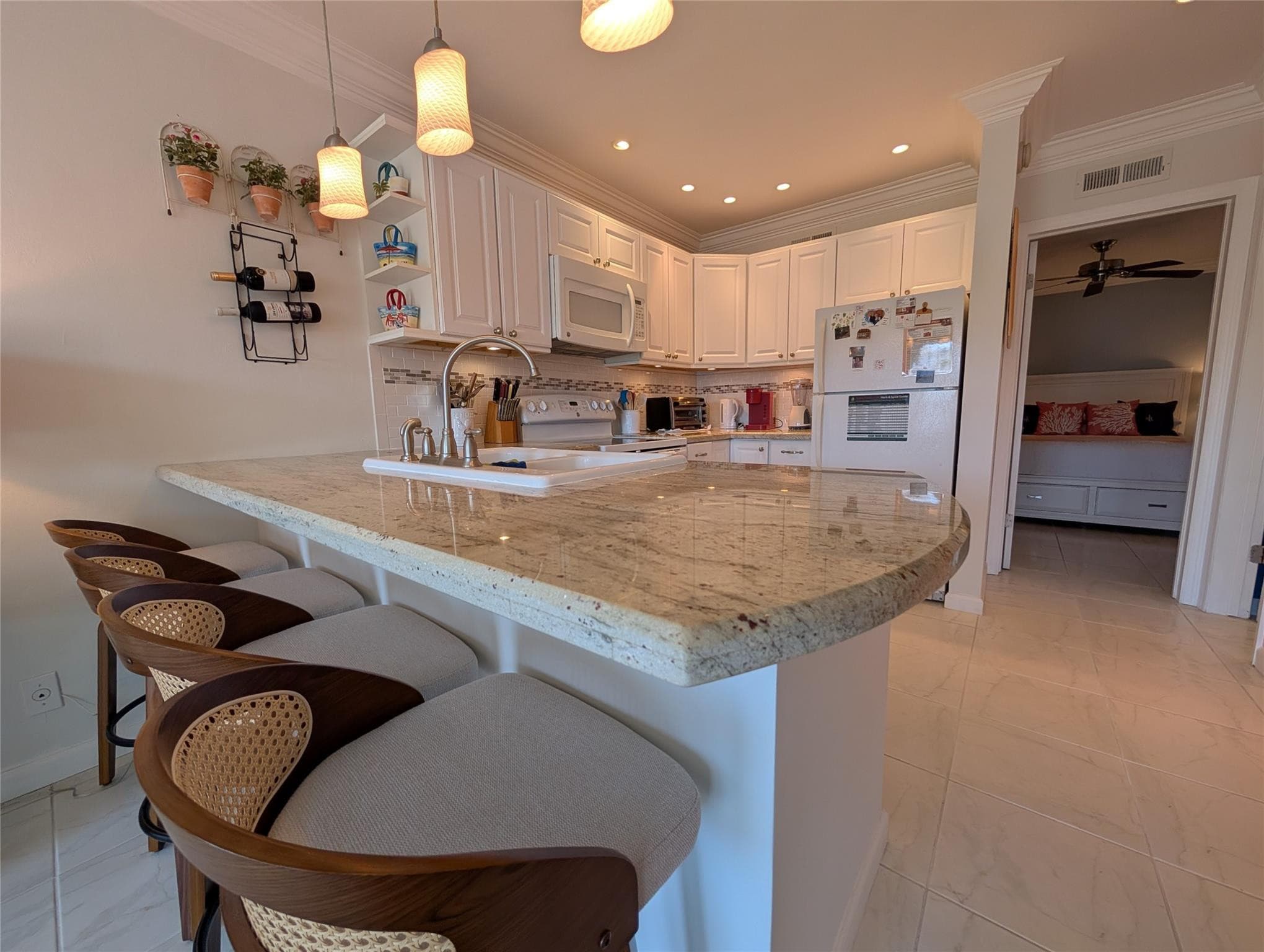 2808 NE 33rd Court 101, Fort Lauderdale, FL 33306 — photo 4 of 42