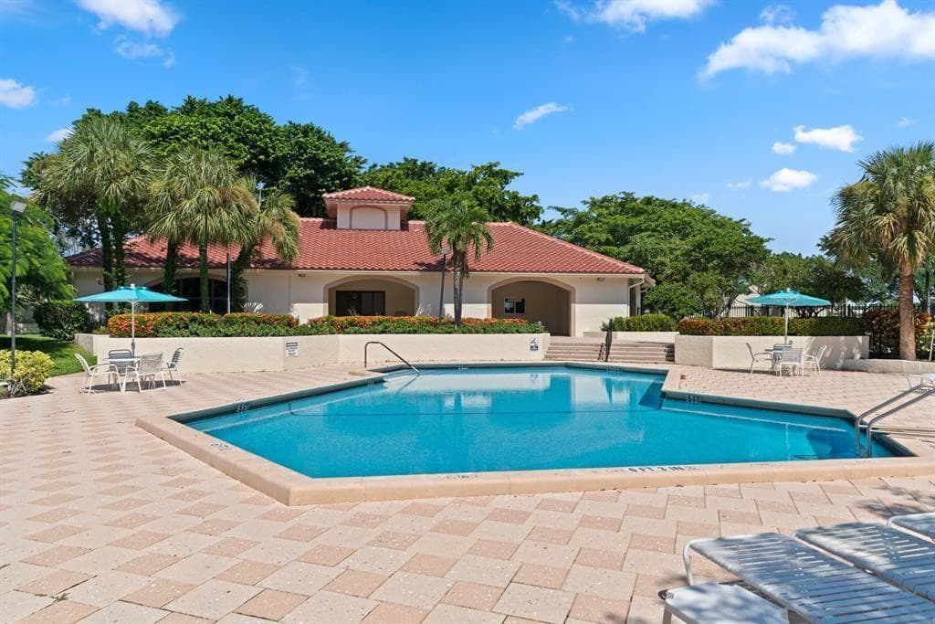 4101 San Marino Boulevard 108, West Palm Beach, FL 33409 — photo 14 of 44