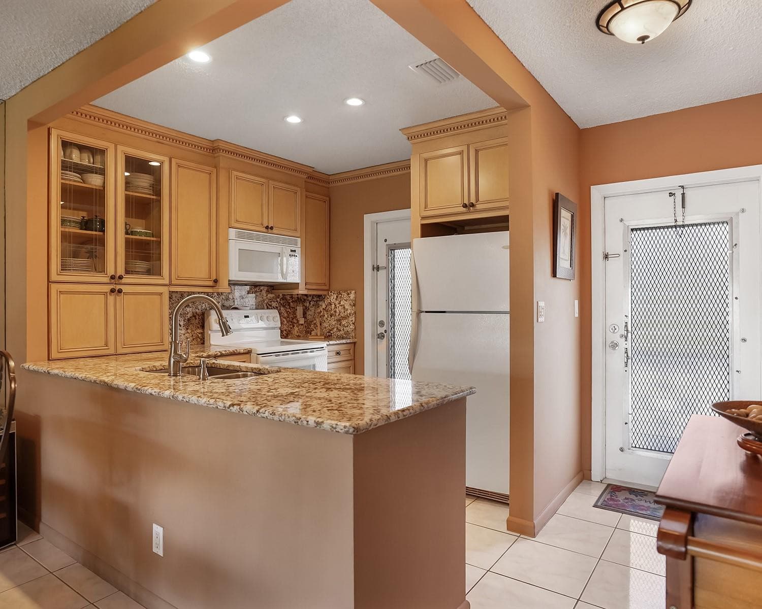 3501 NW 47th Avenue 503, Lauderdale Lakes, FL 33319 — photo 2 of 38